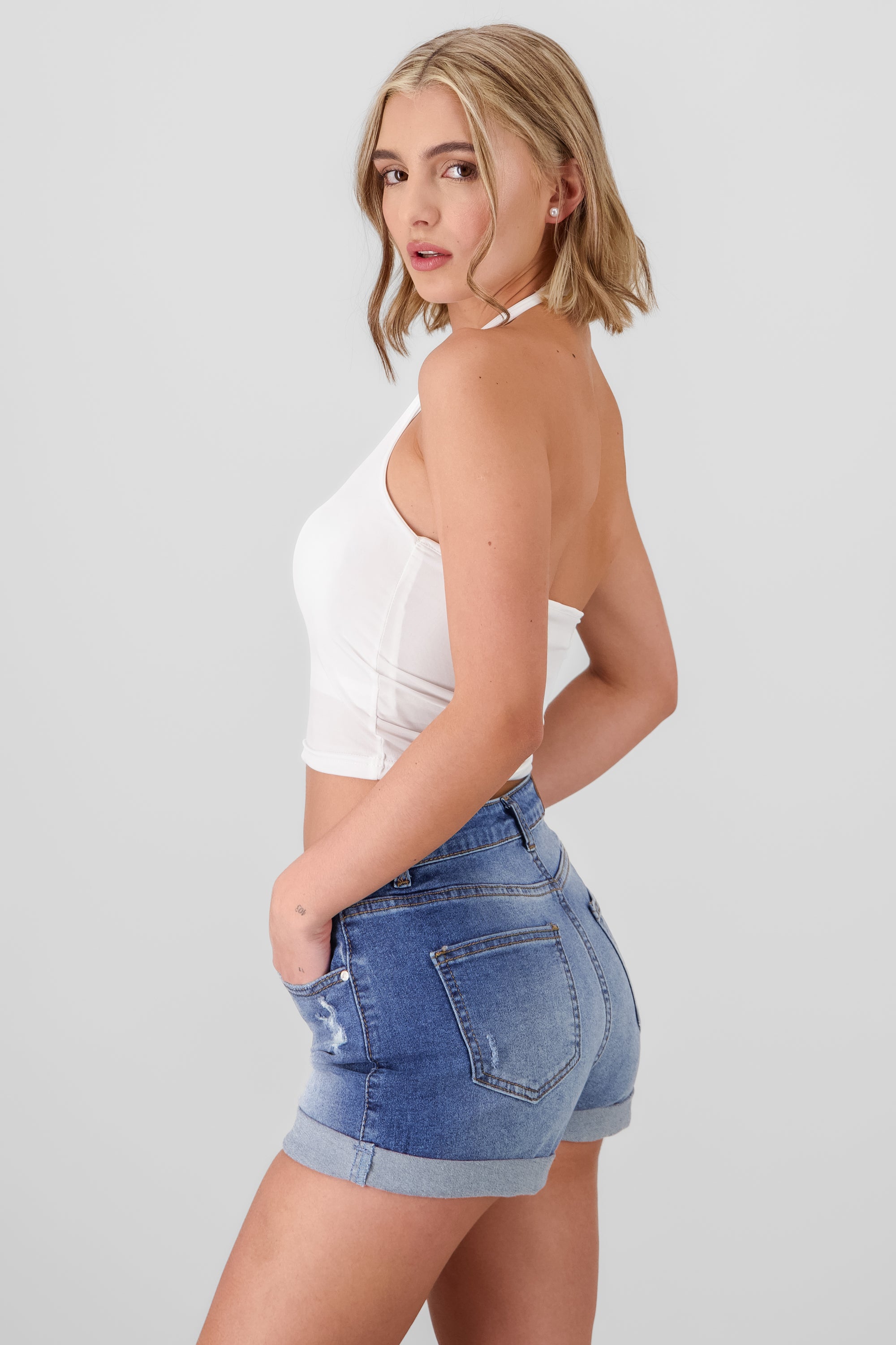 Top cuello halter con copas BLANCO