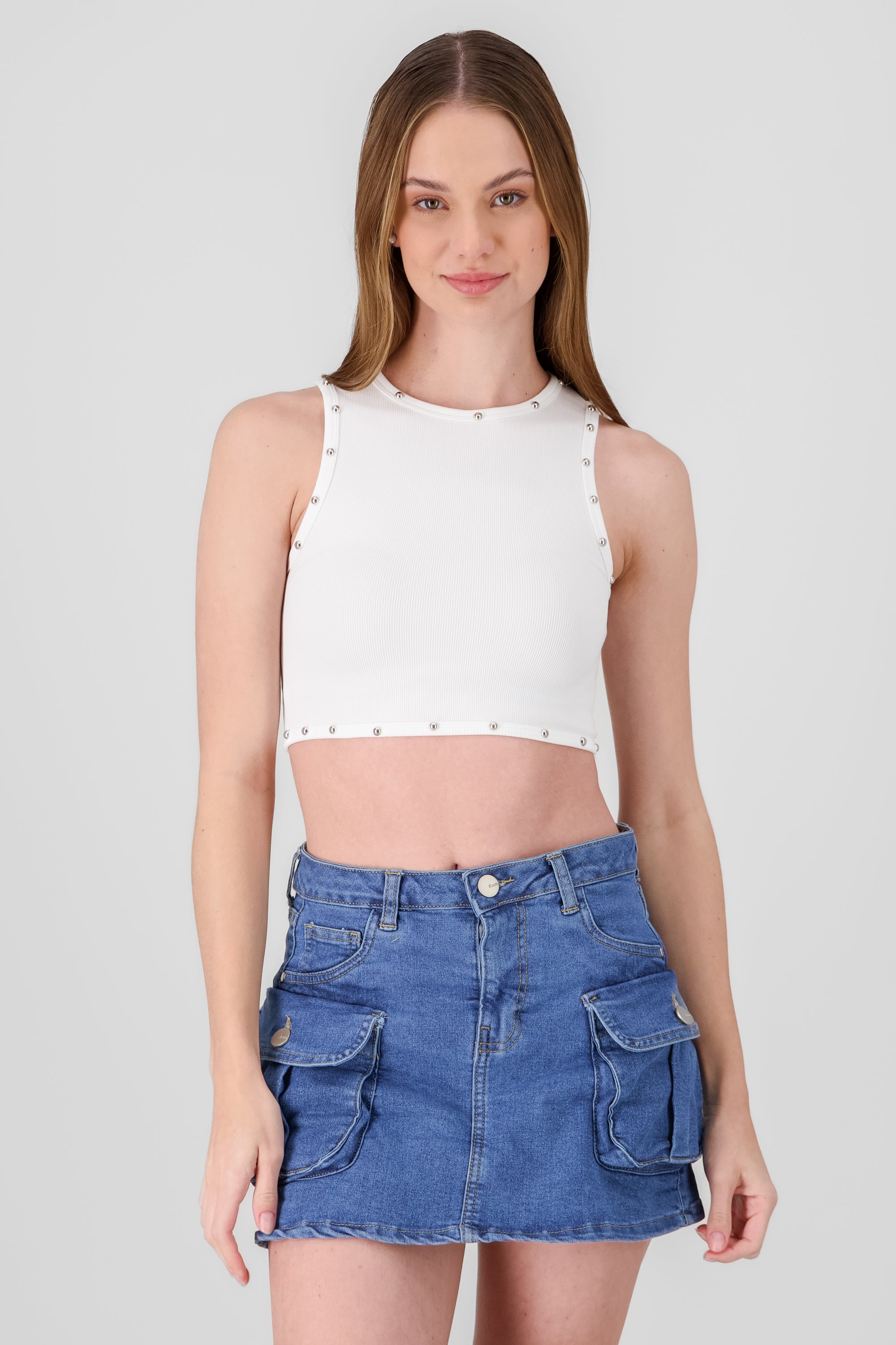 Crop top sin mangas detalle estoperoles BLANCO