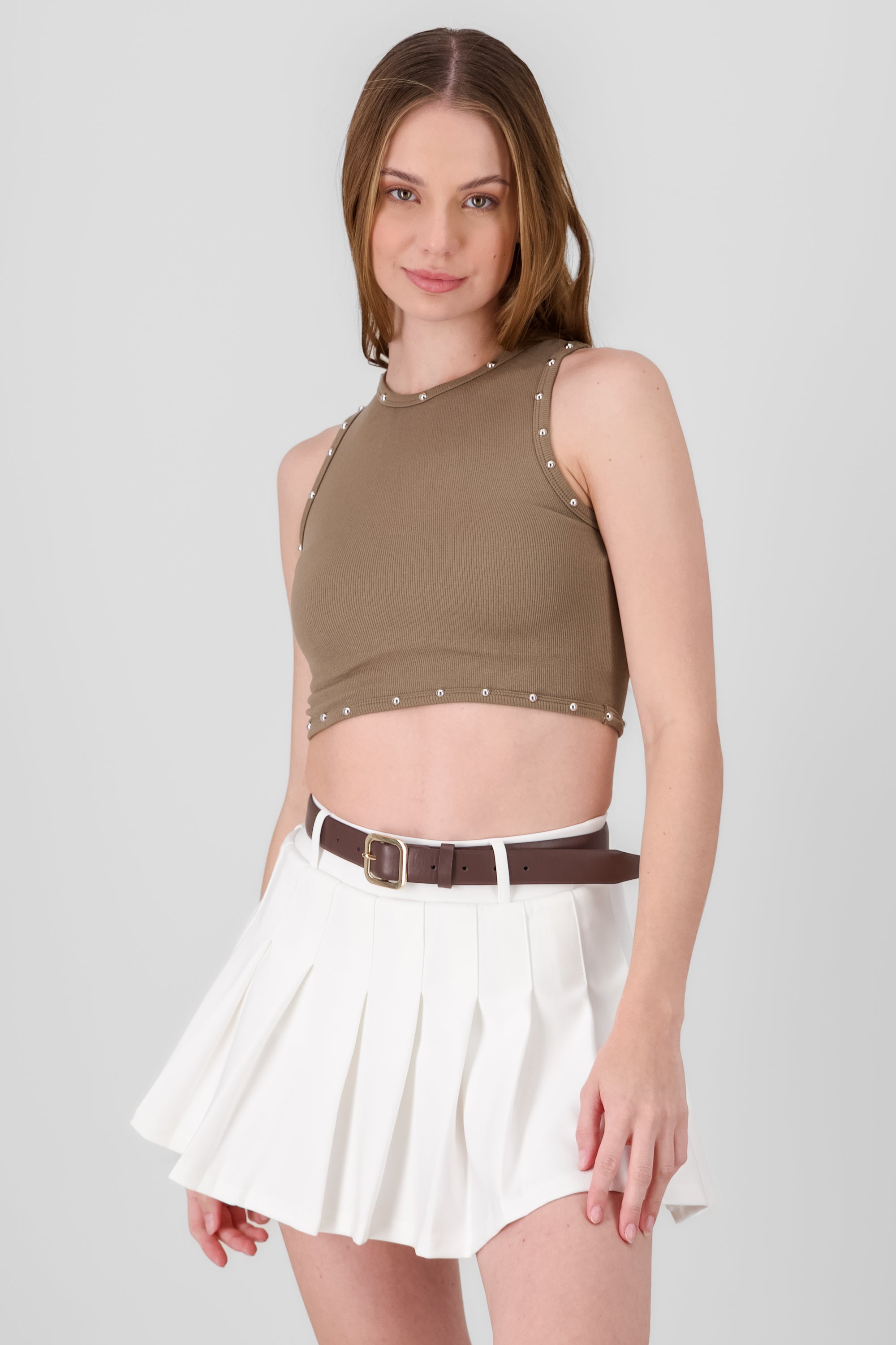 Crop top sin mangas detalle estoperoles KHAKI