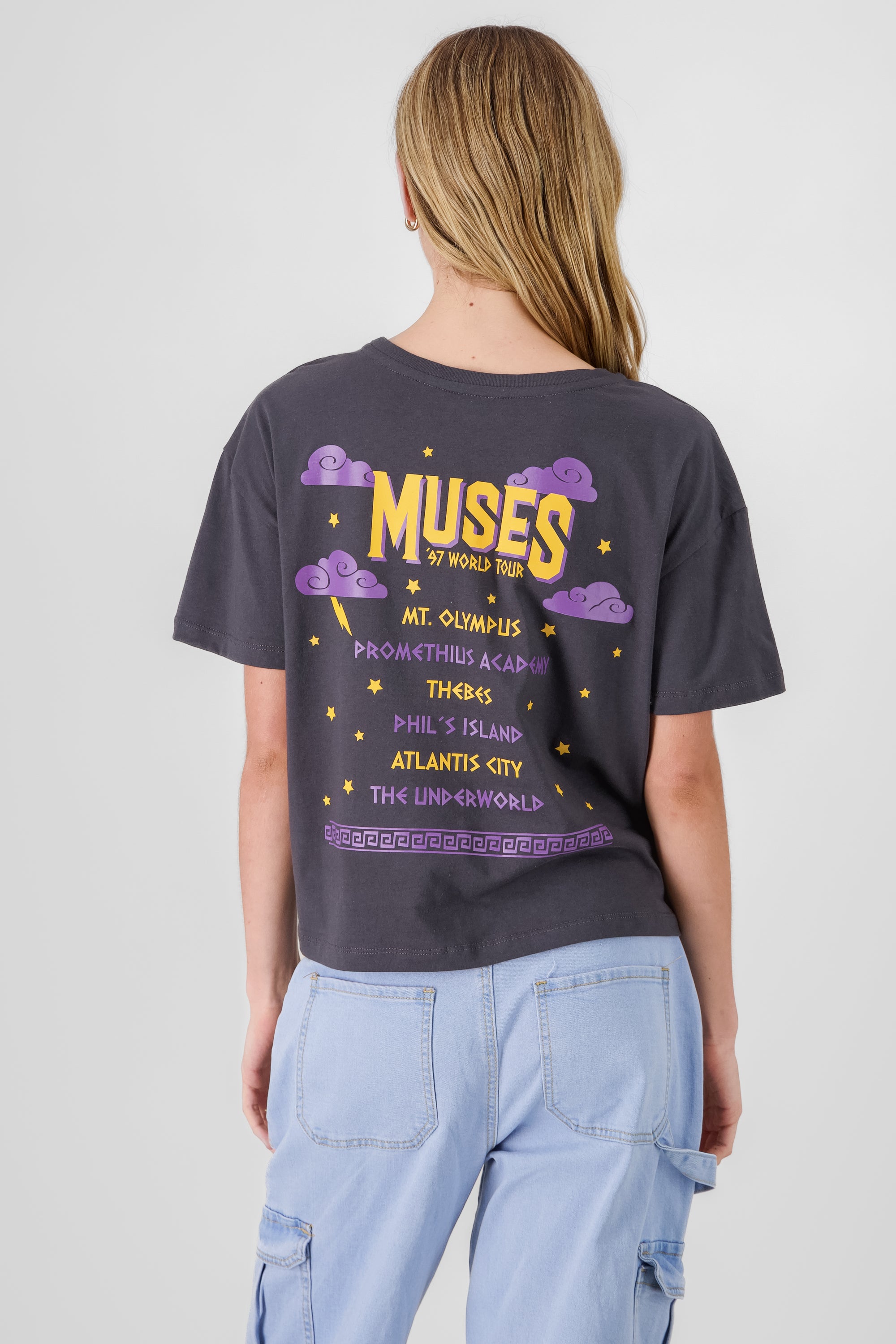 Playera over musas hercules GRIS OBSCURO