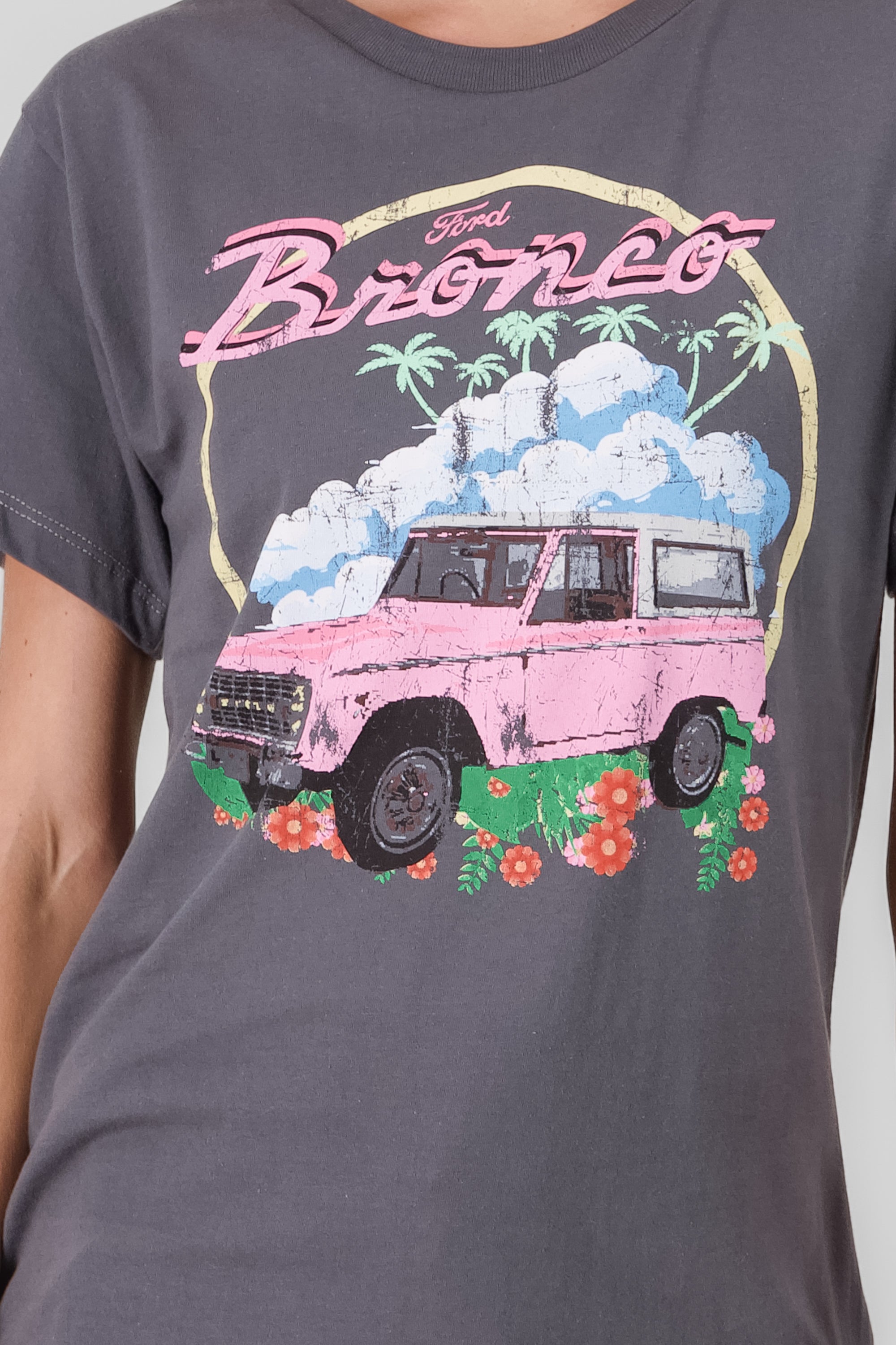 Playera bronco manga corta GRIS OBSCURO