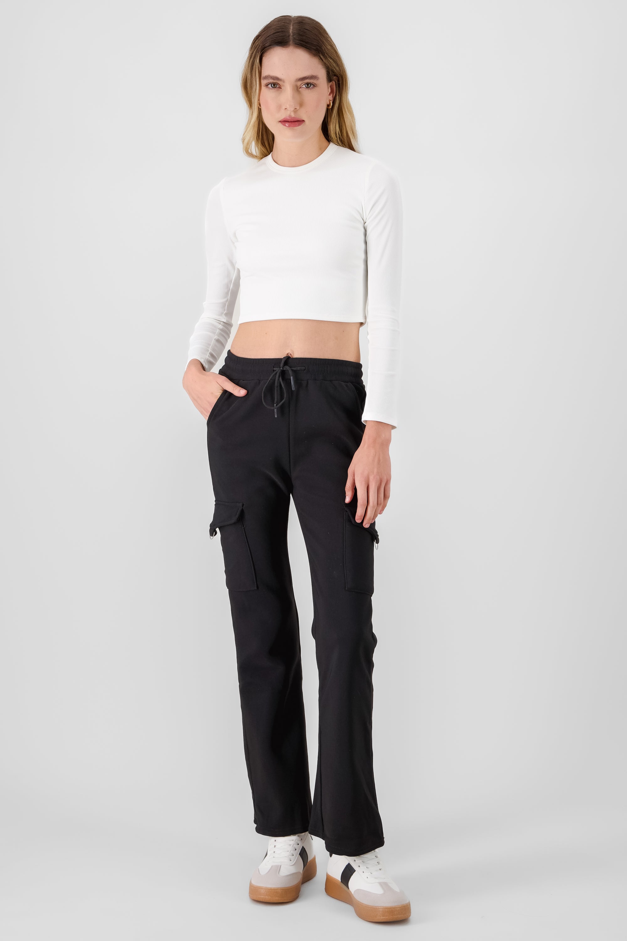 Pants estilo wide leg cargo lisos NEGRO