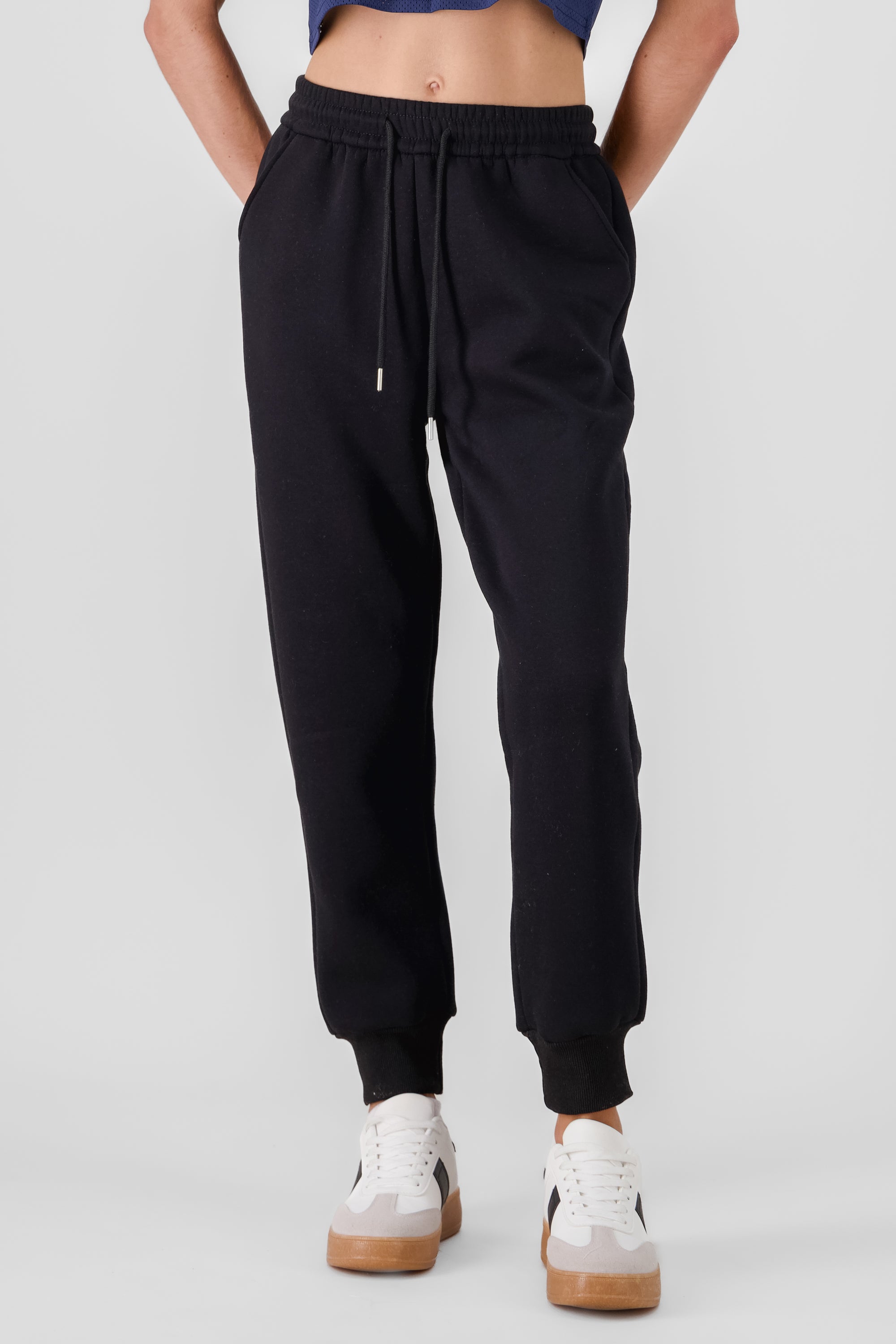 Pants con peluche joggers lisos NEGRO