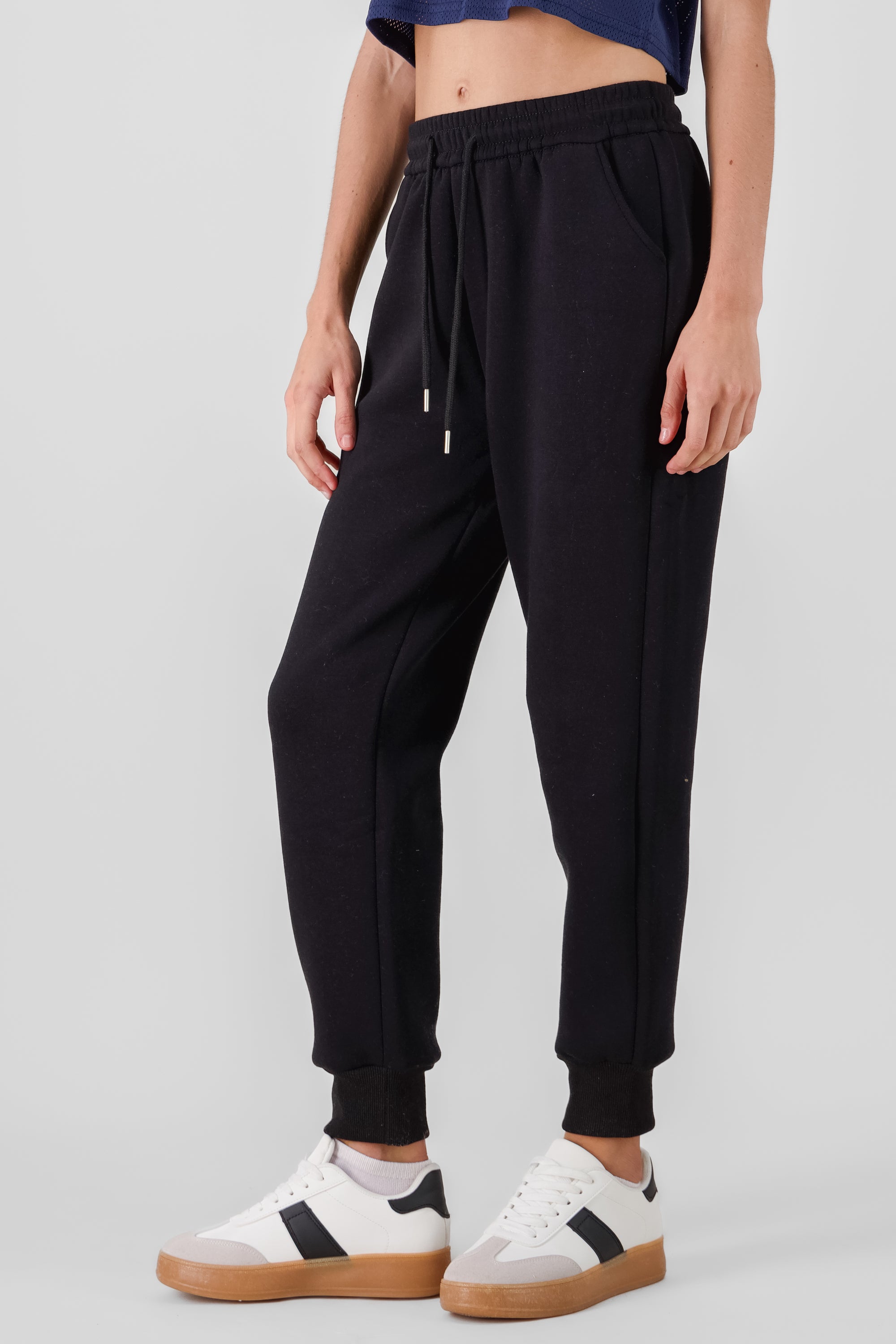 Pants con peluche joggers lisos NEGRO