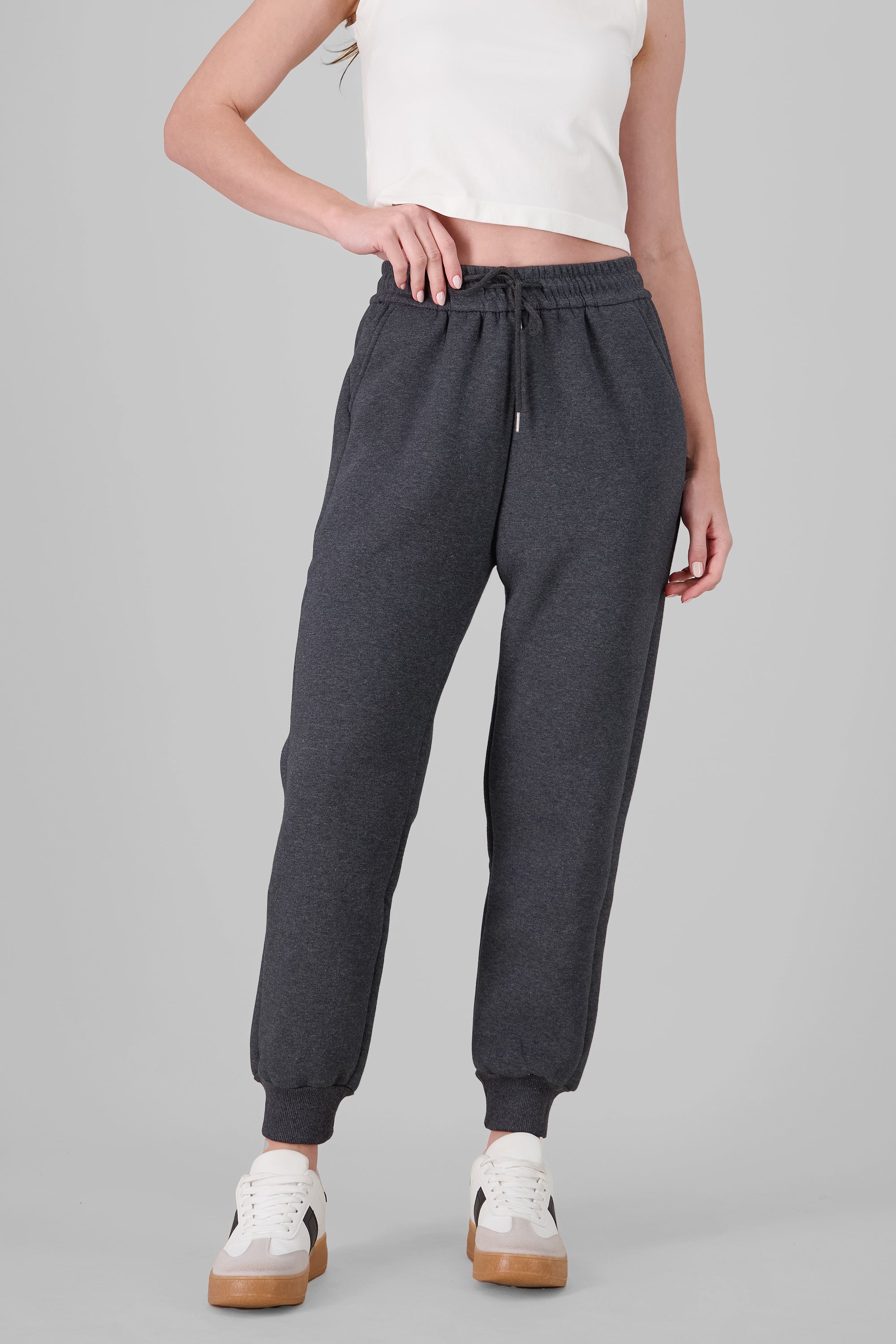 Pants con peluche joggers lisos GRIS JASPE