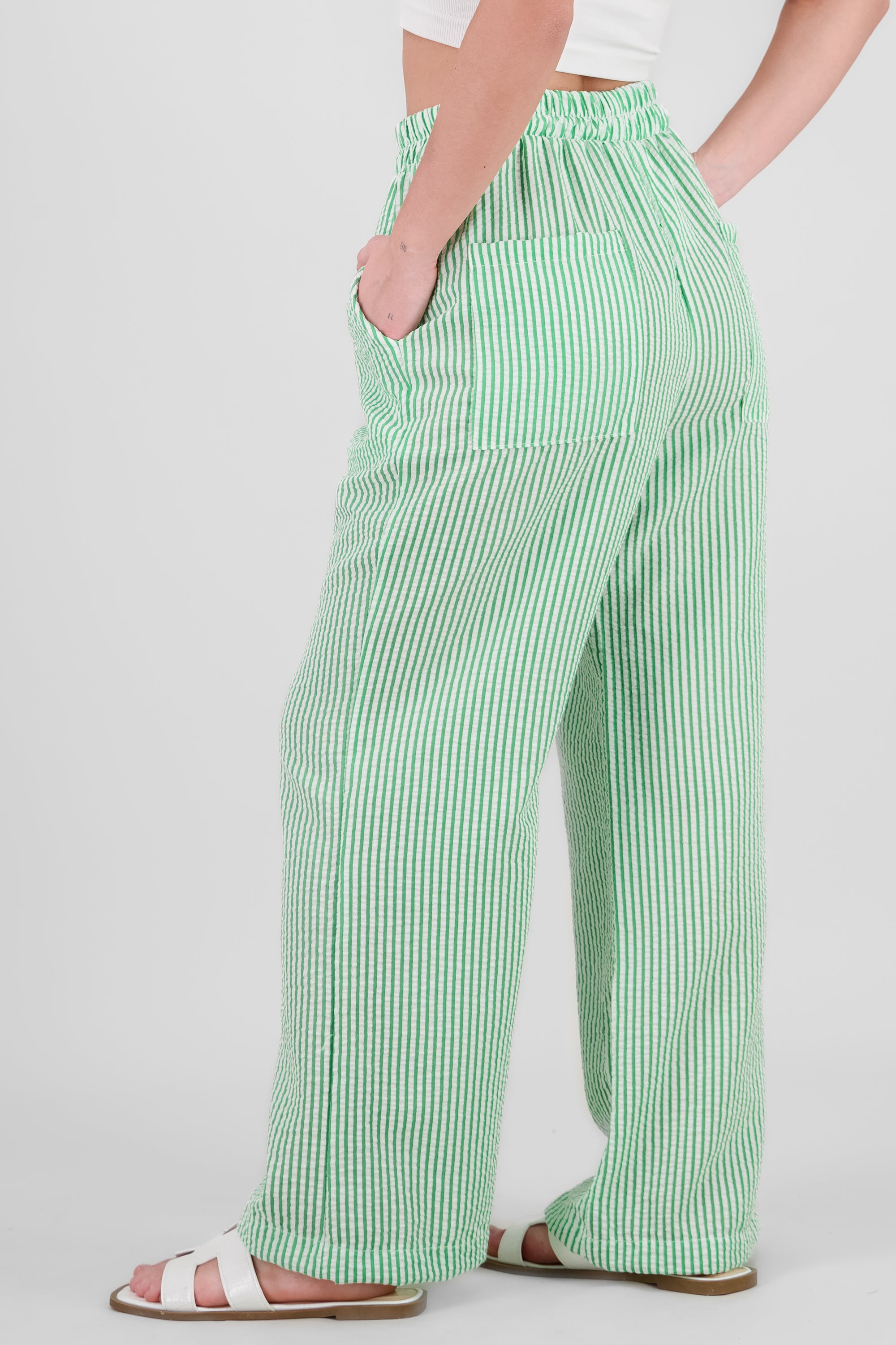 Pantalon rayas detalle bolsas VERDE COMBO