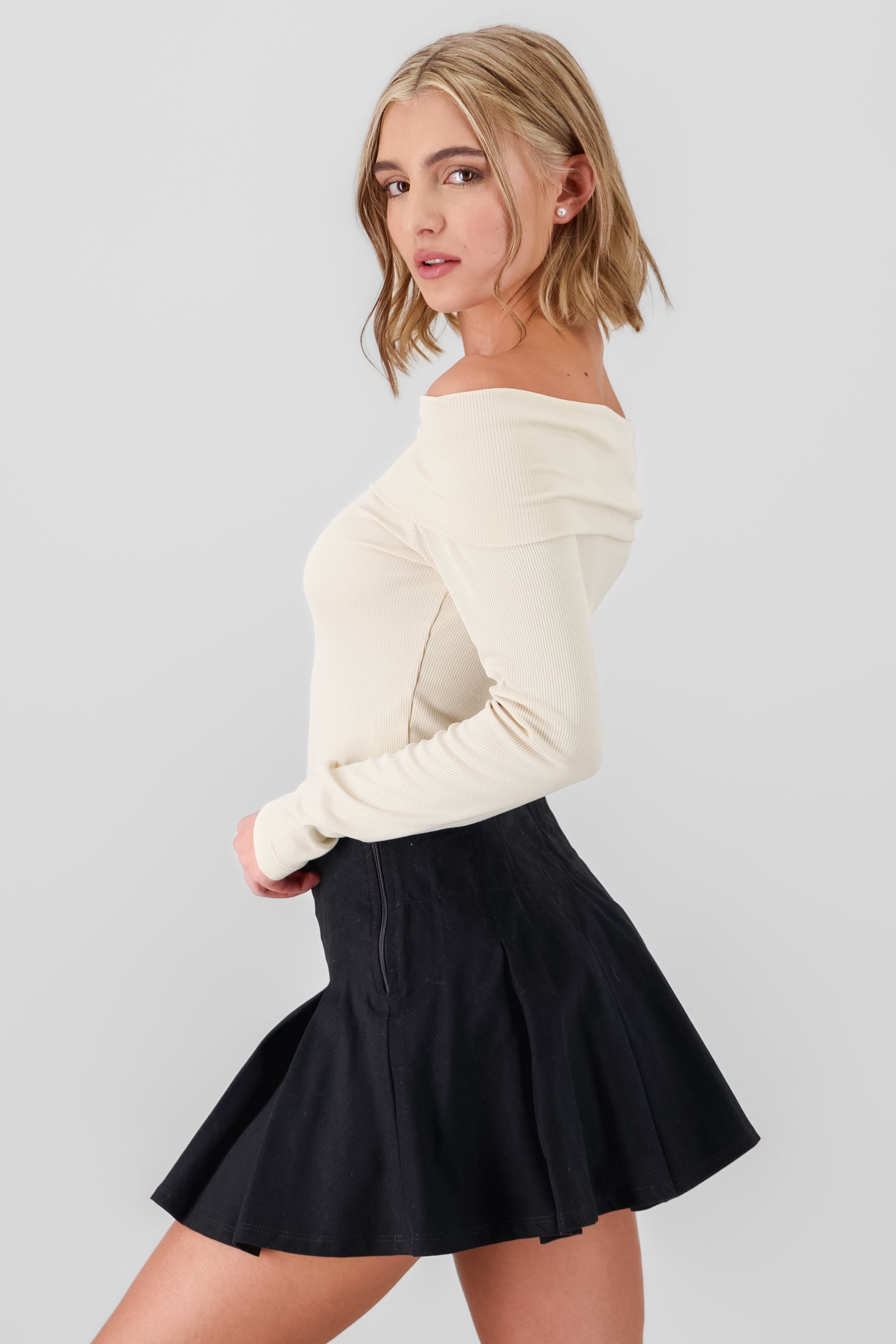 Blusa off shoulder rib CREMA