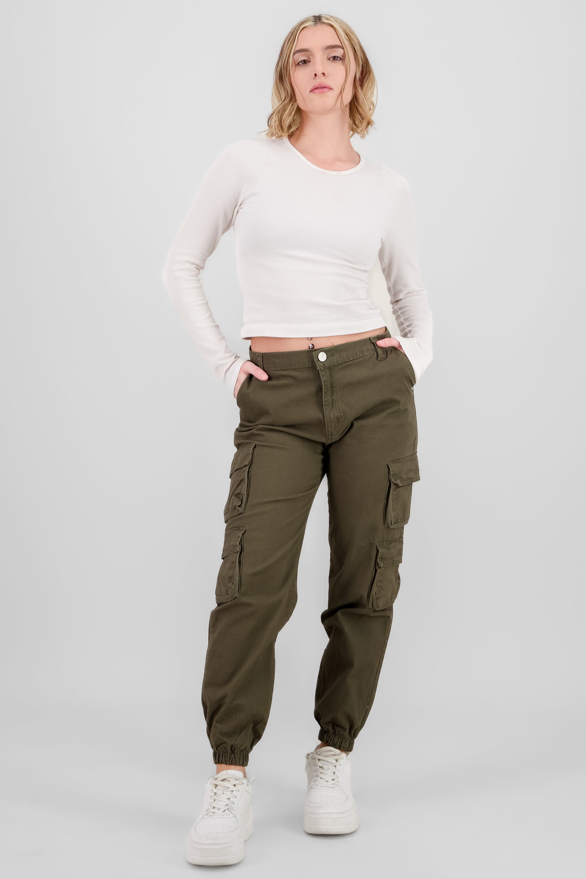 Jeans cargo monocolor VERDE CAZADOR