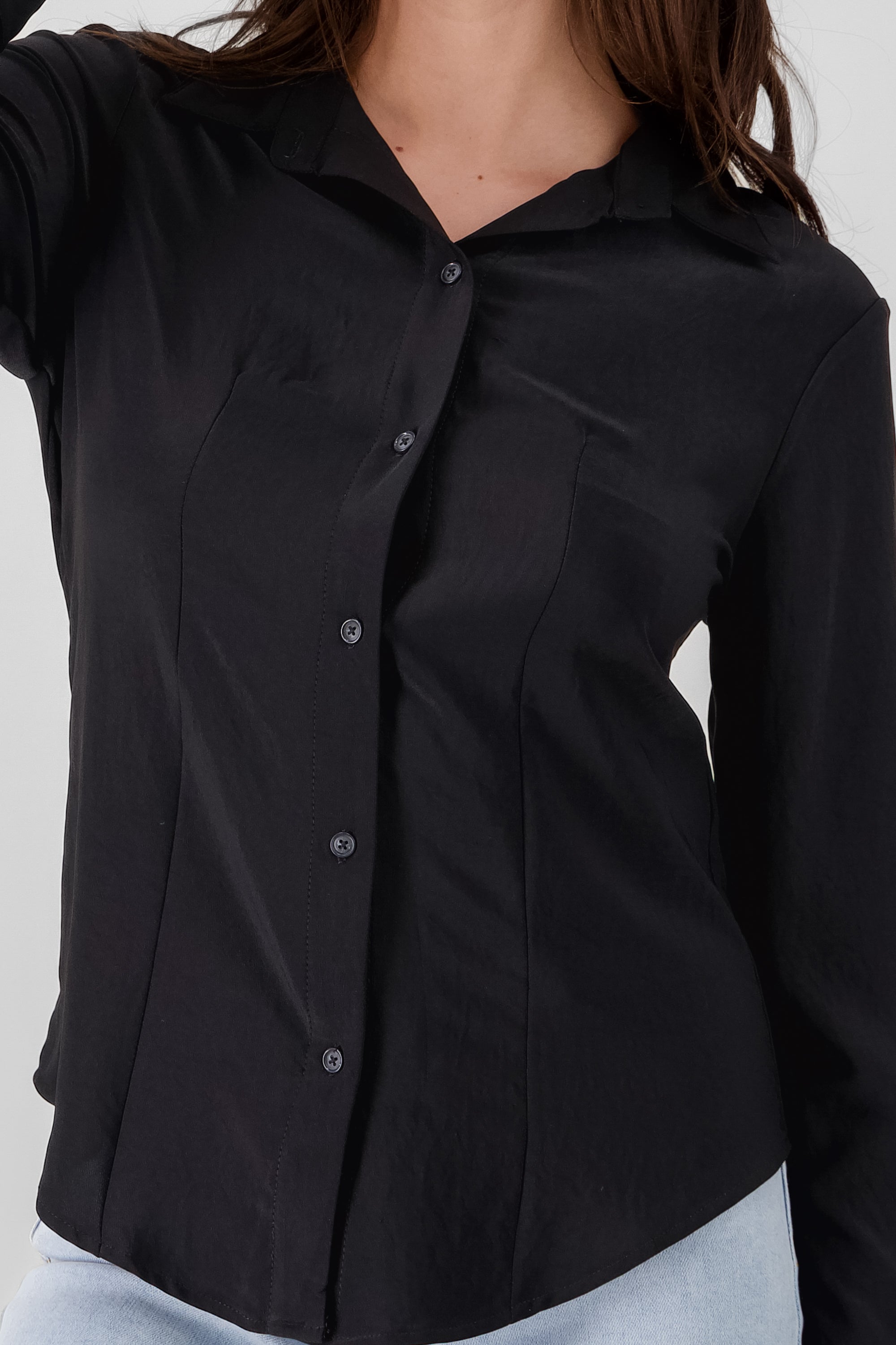 Camisa lisa manga larga detalle pinzas NEGRO