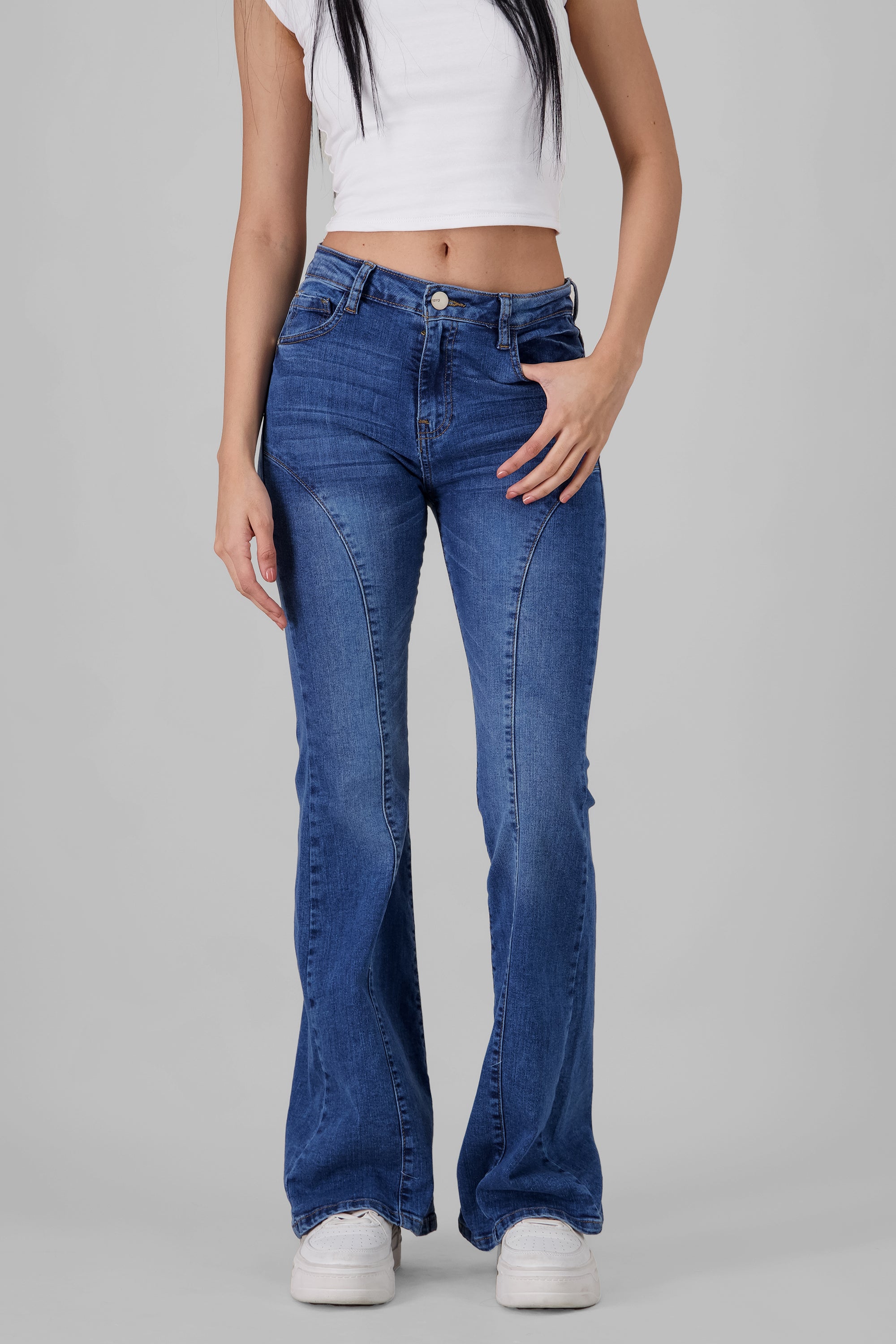 Jeans flare con cortes MEDIUM WASH