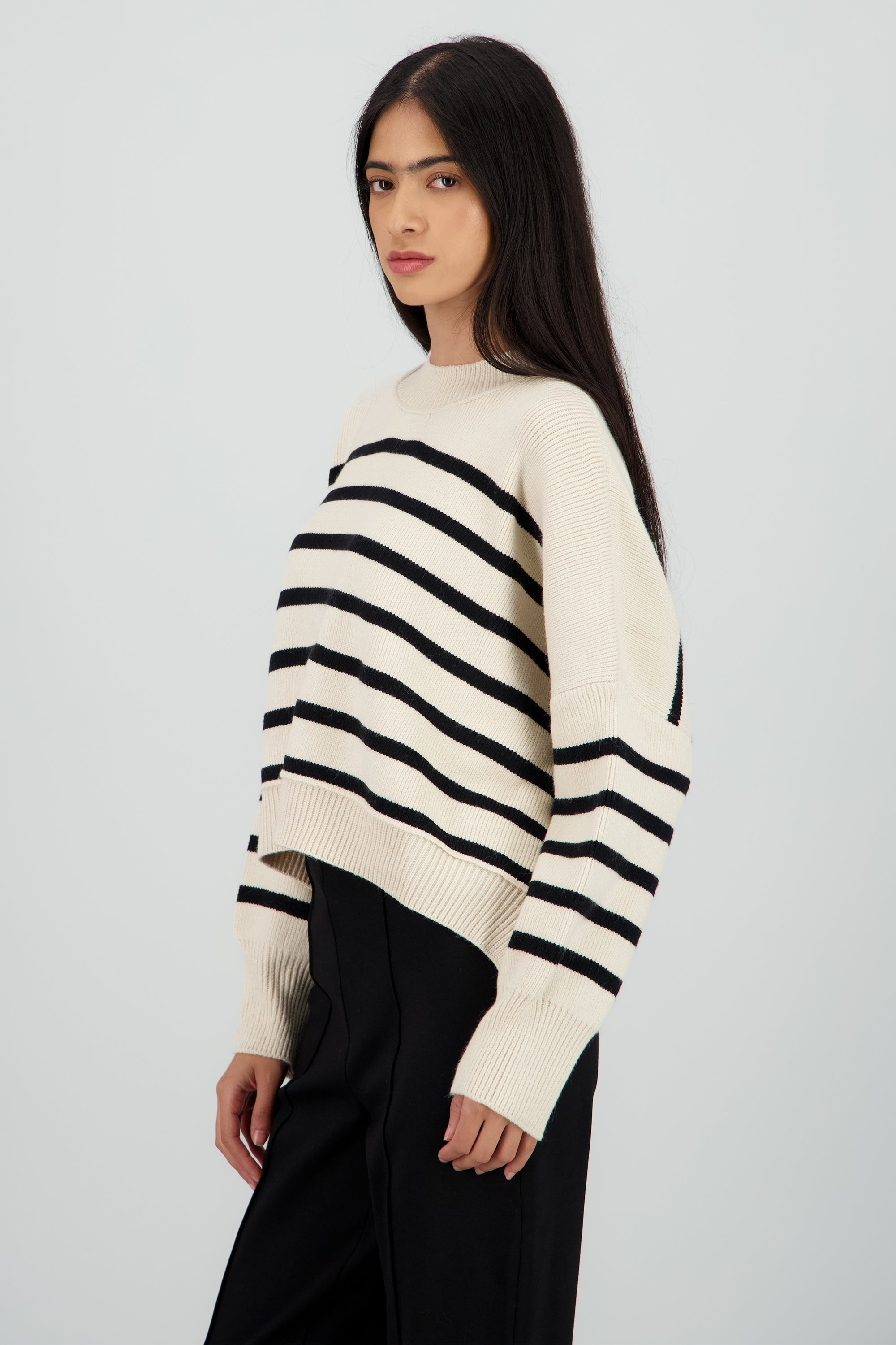Sueter suave rayas CREMA
