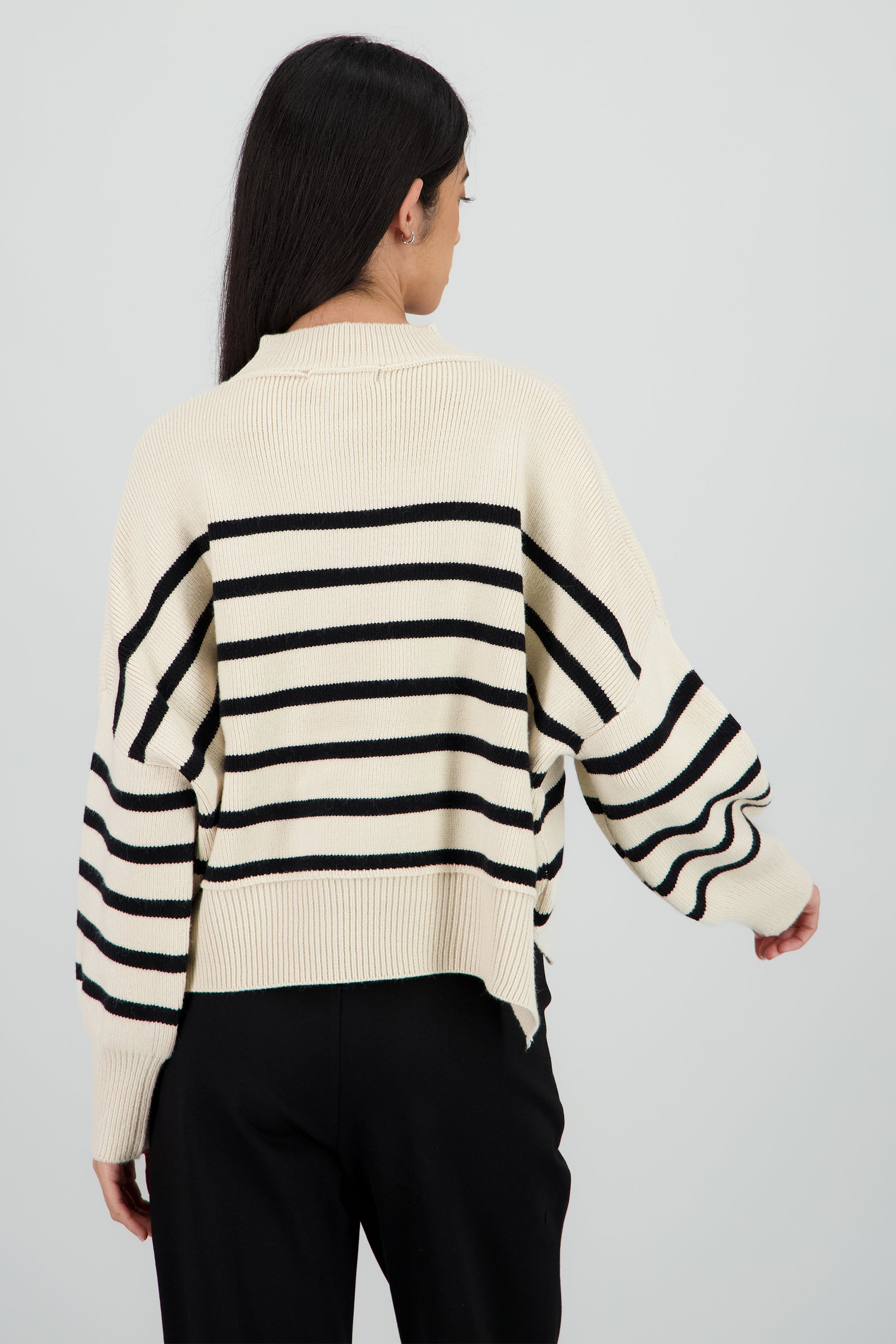 Sueter suave rayas CREMA