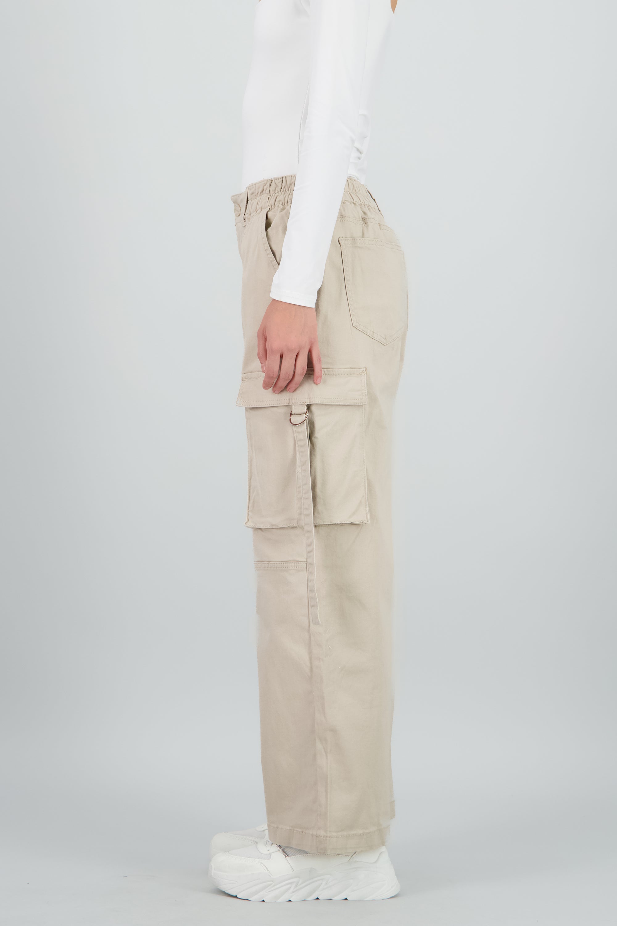 Pantalón cargo con jaretas HUESO