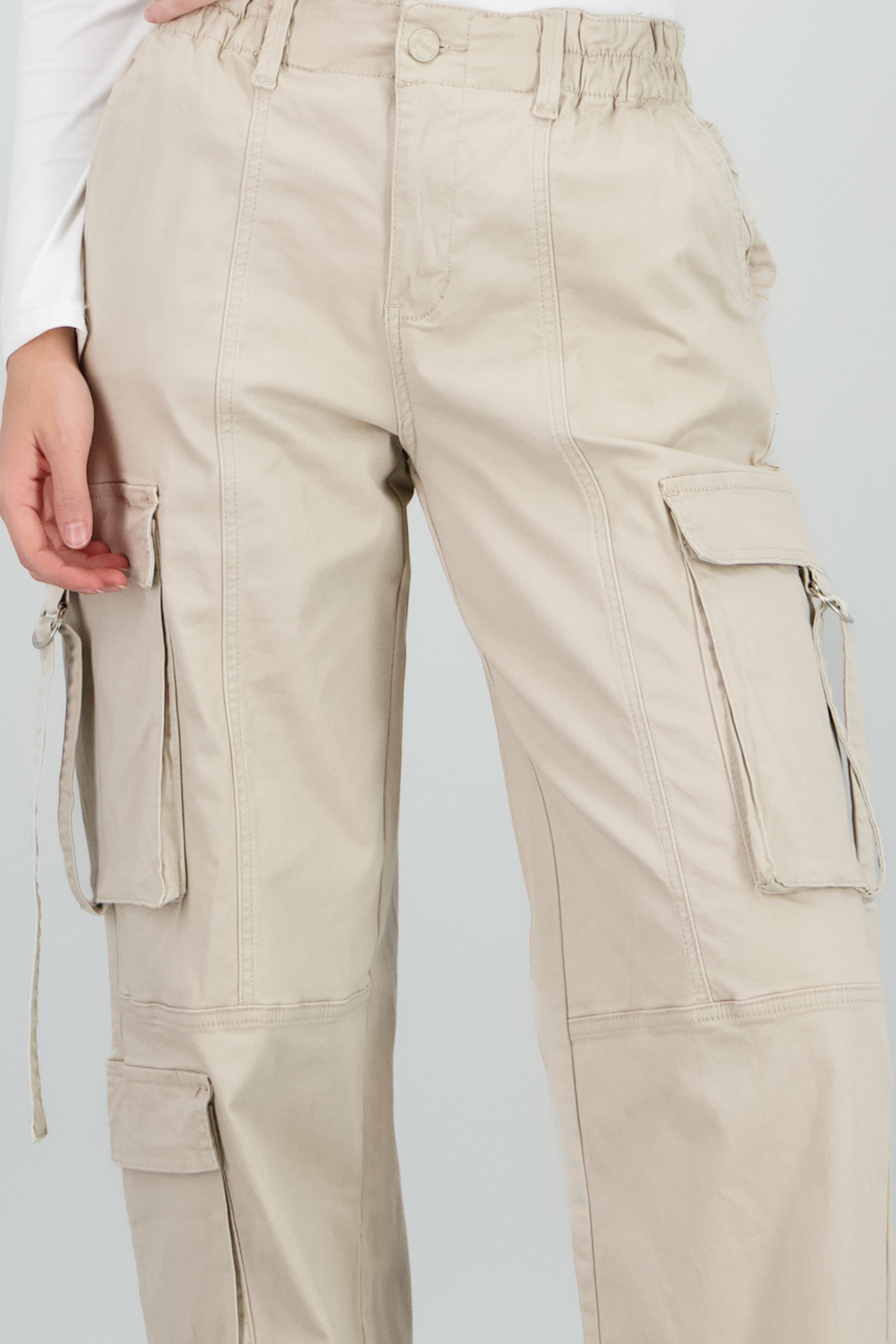 Pantalón cargo con jaretas HUESO