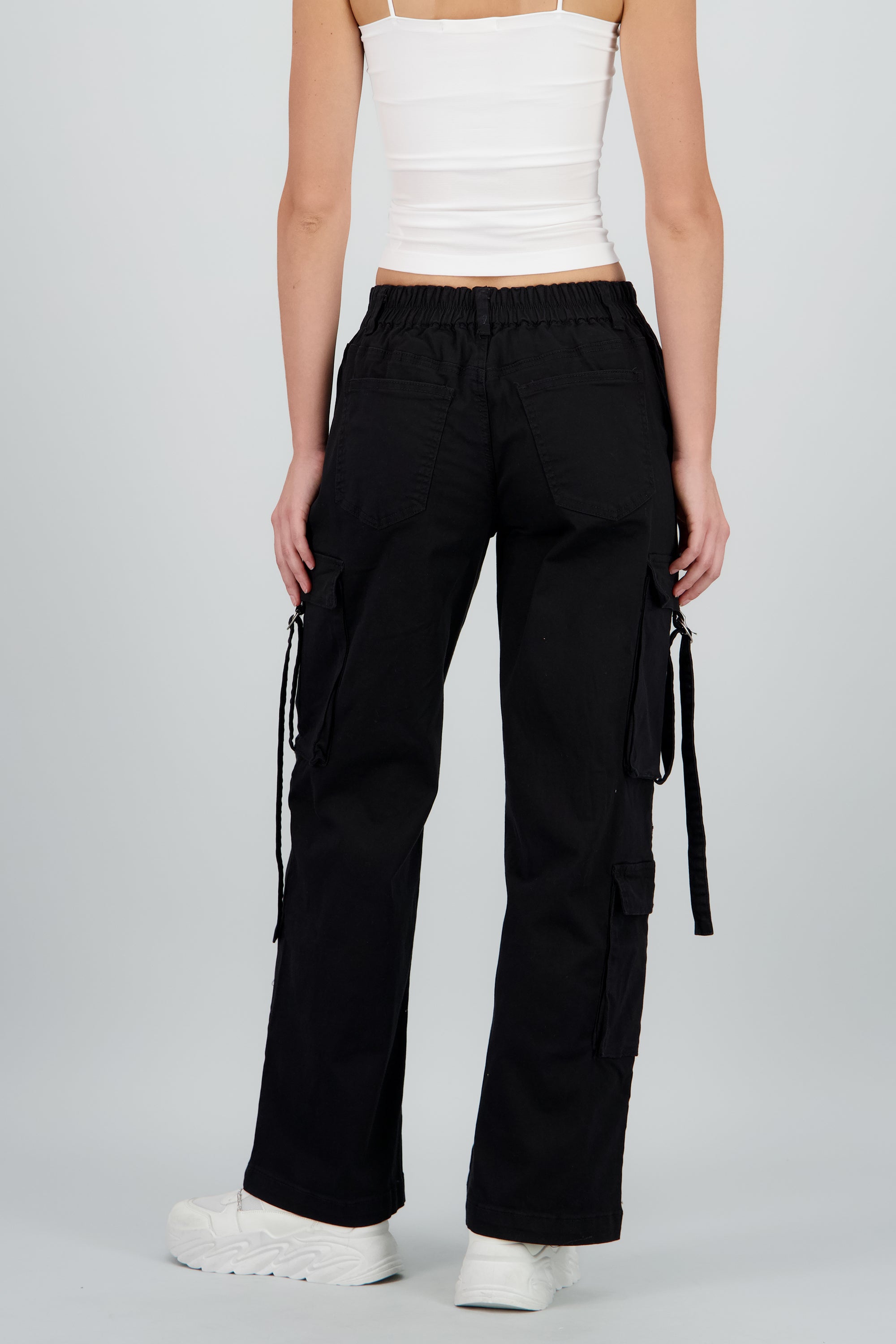 Pantalón cargo con jaretas NEGRO