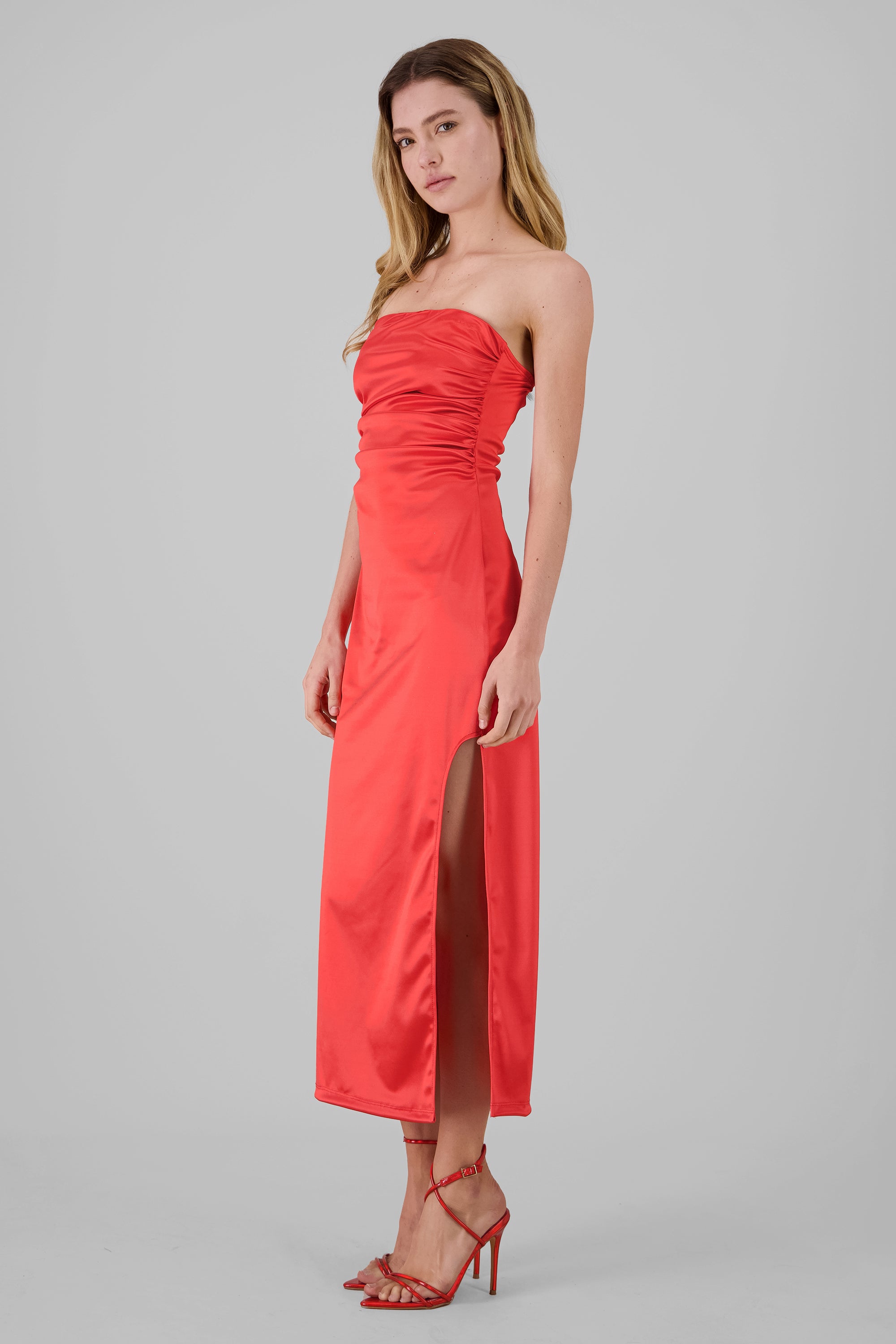 Vestido midi drapeado satin ROJO