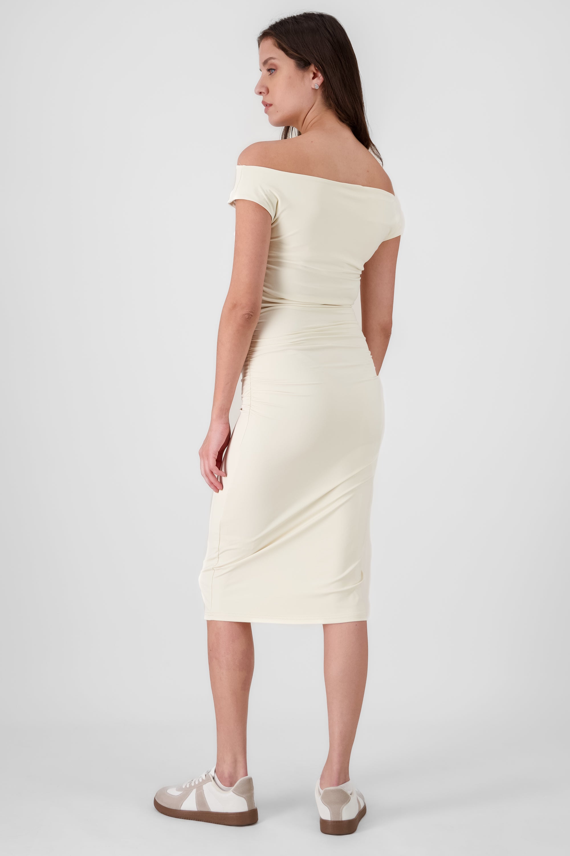 Vestido midi plisado liso CREMA