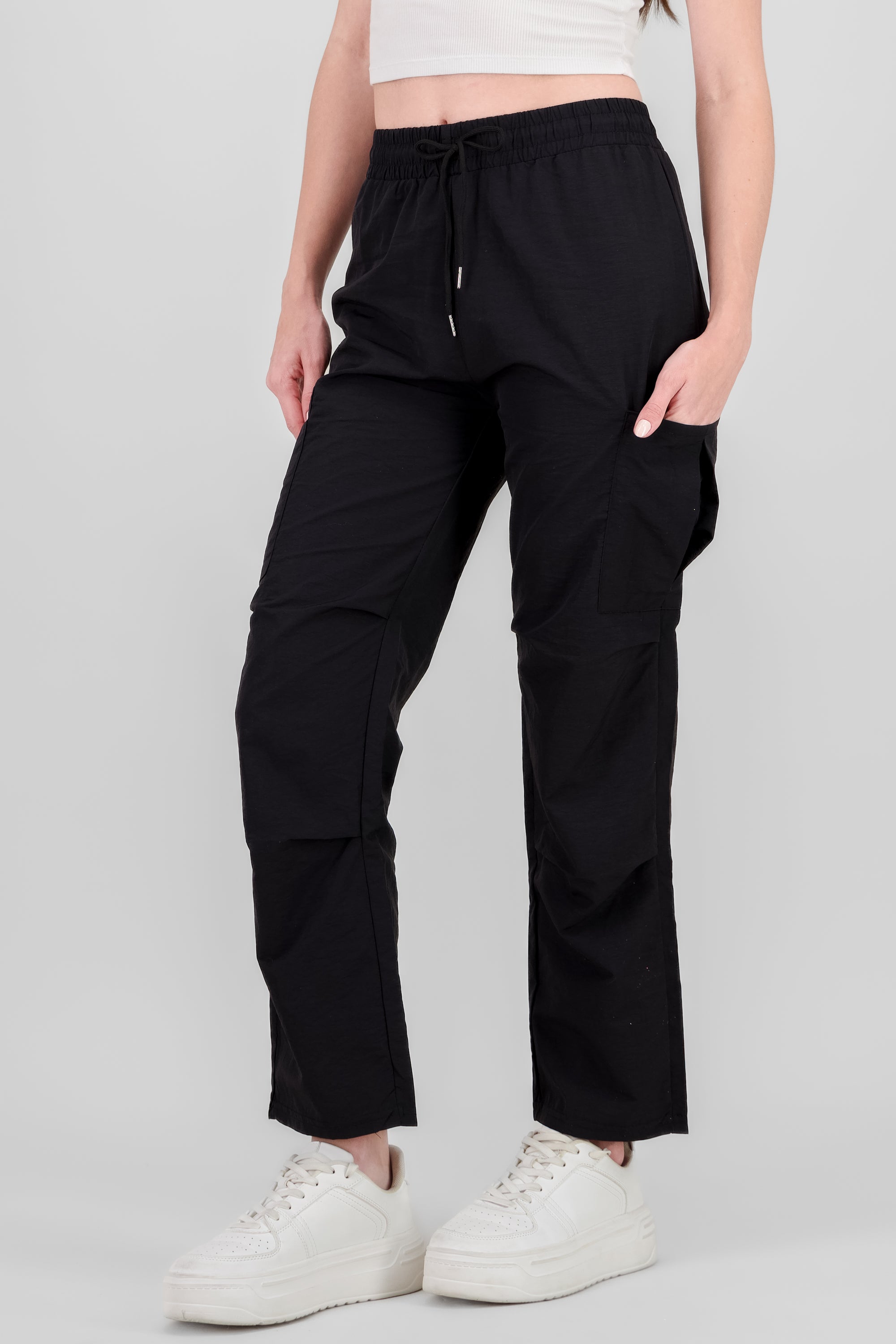 Pantalon recto cargo NEGRO