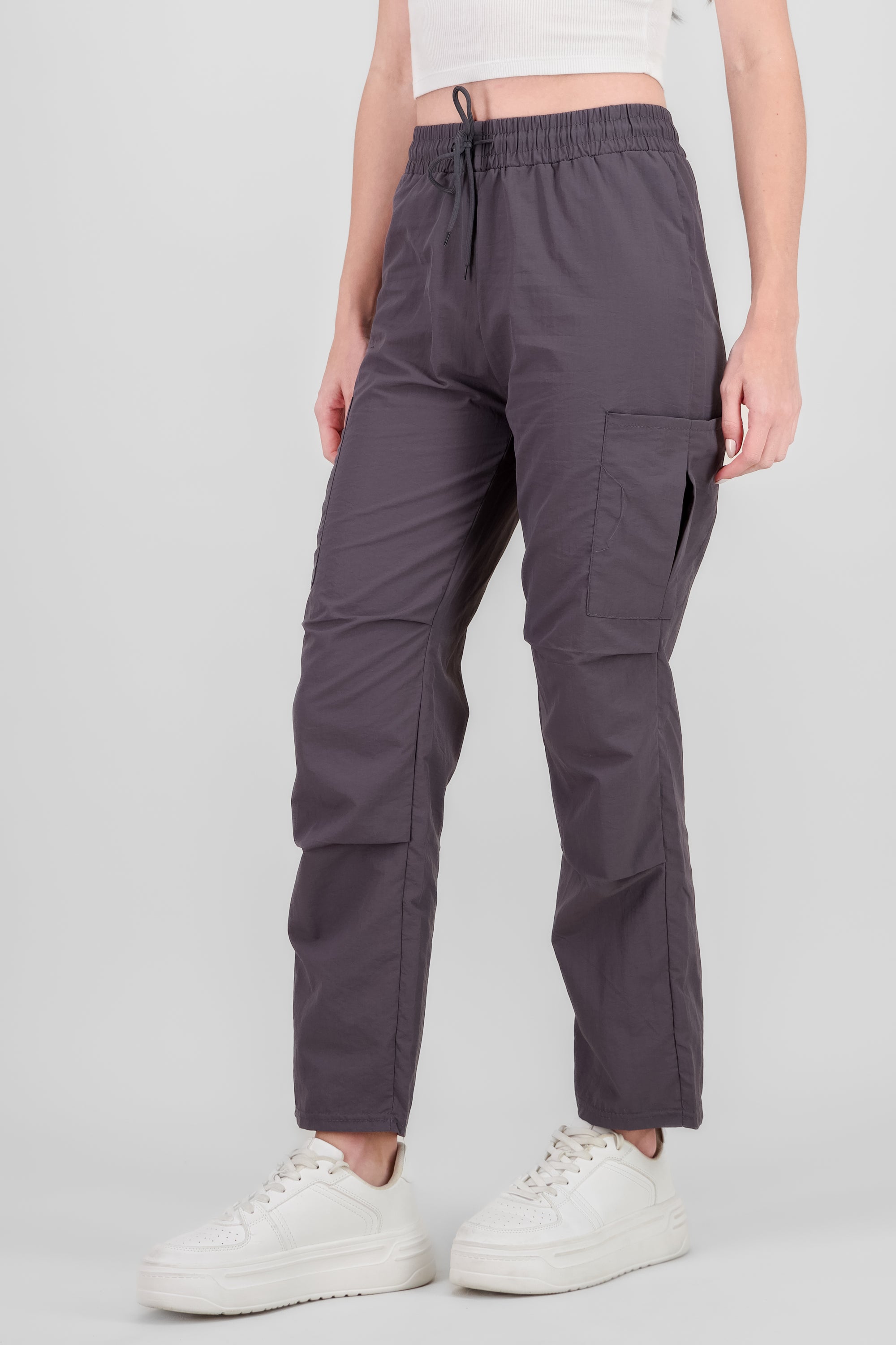 Pantalon recto cargo GRIS