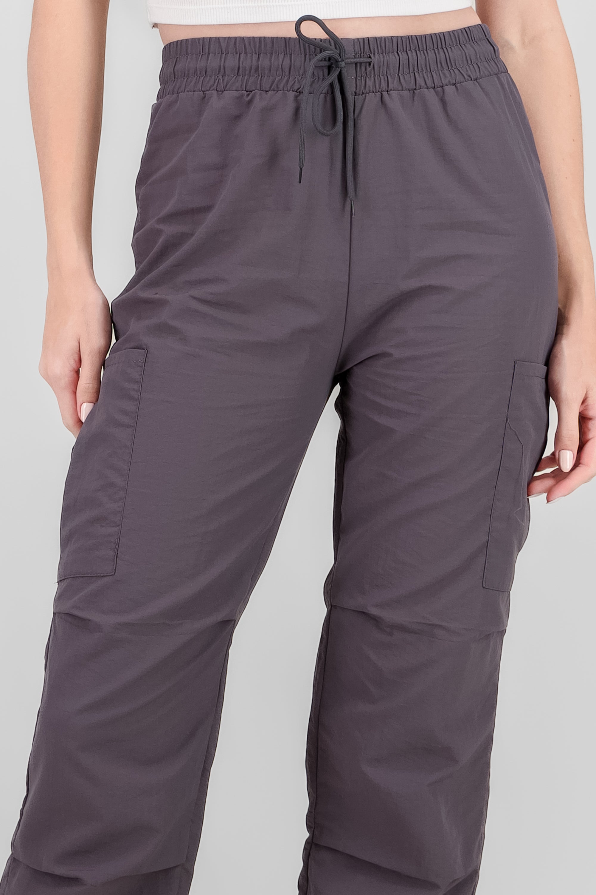 Pantalon recto cargo GRIS