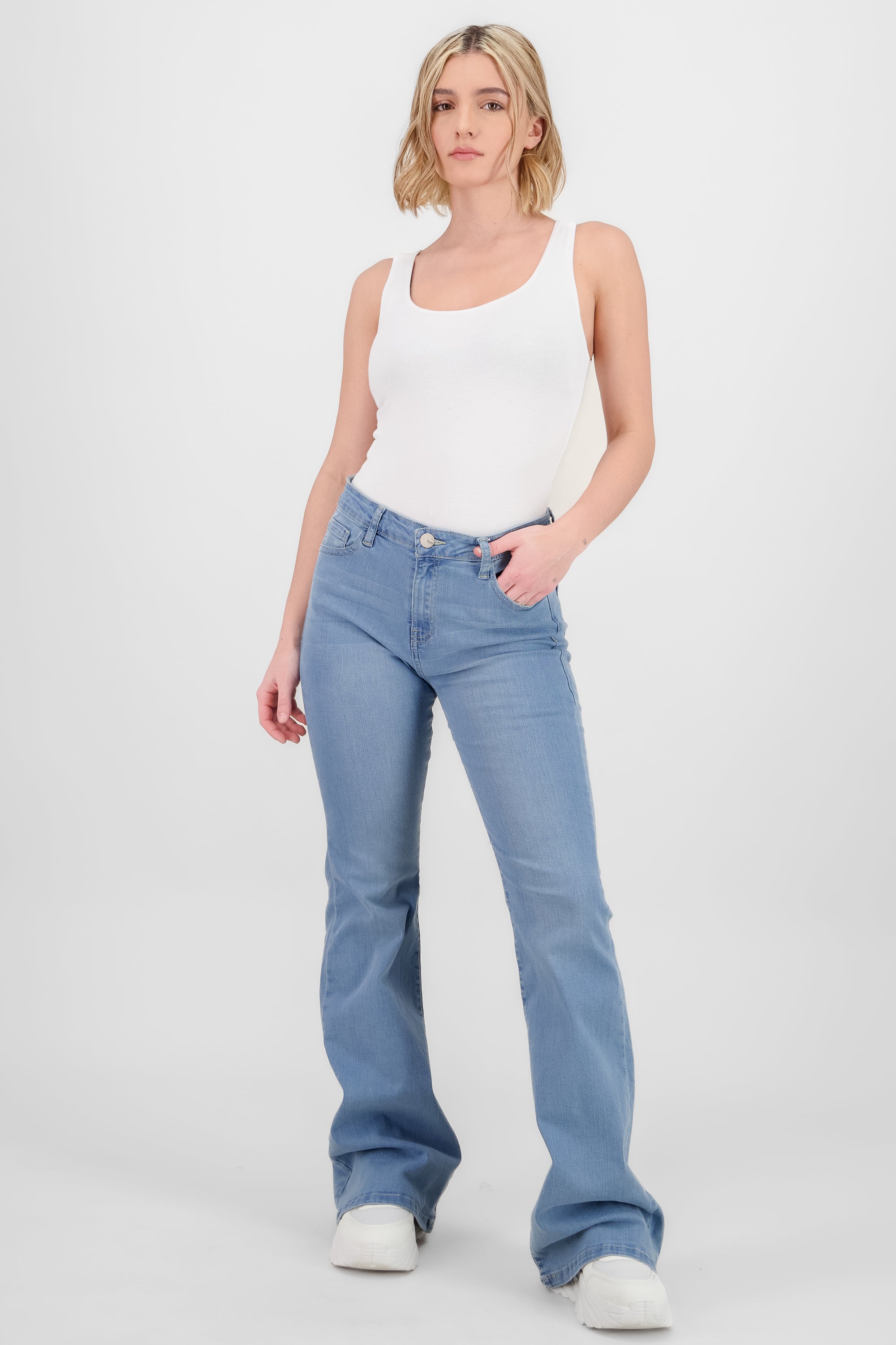 Jeans flare tiro medio LIGHT WASH