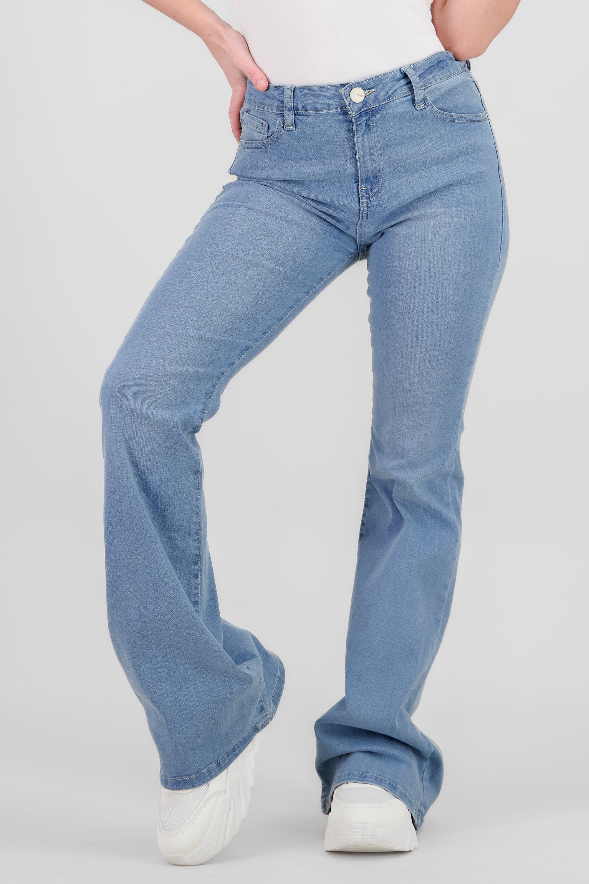 Jeans flare tiro medio LIGHT WASH