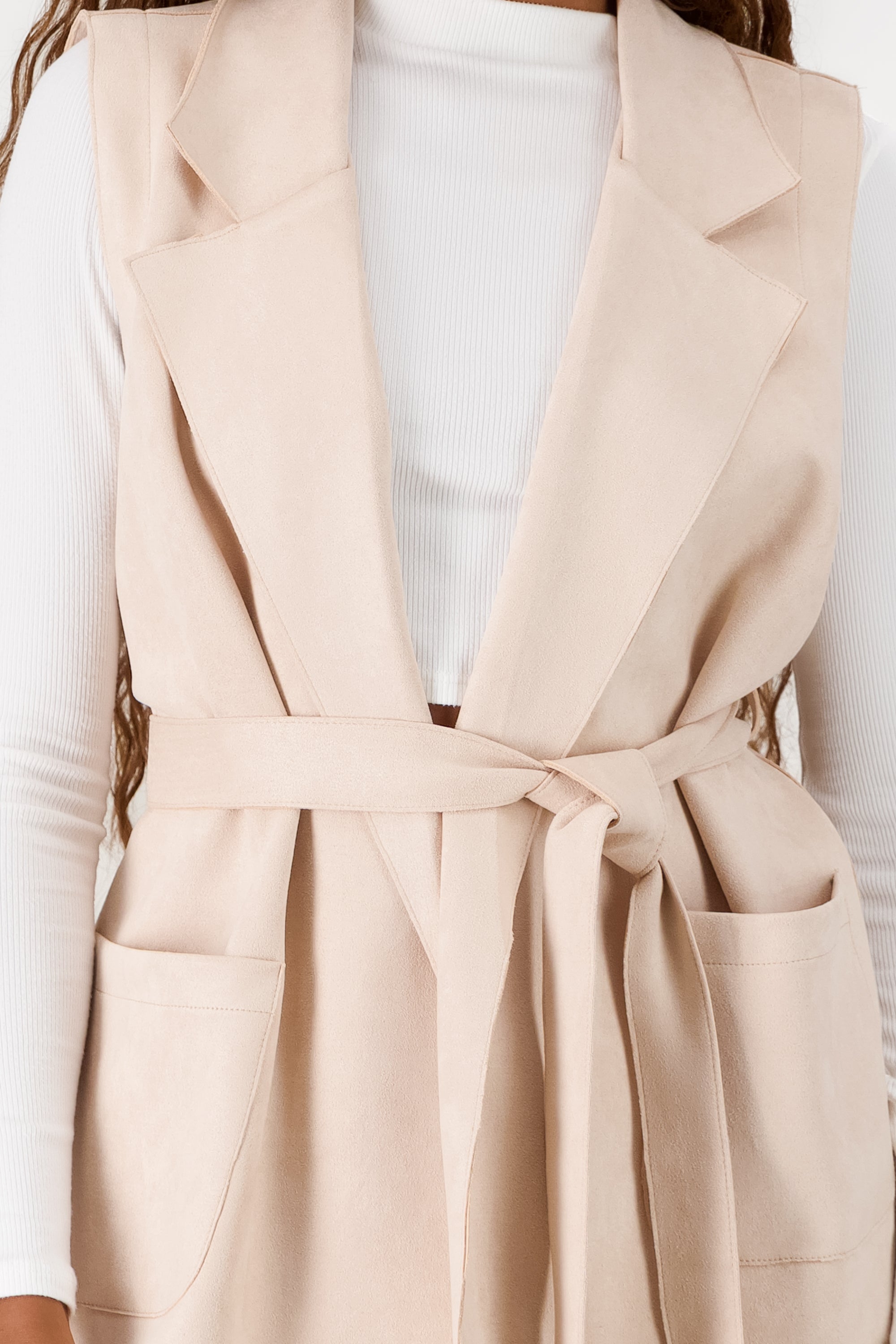 Saco largo gamuza detalle cinturon BEIGE