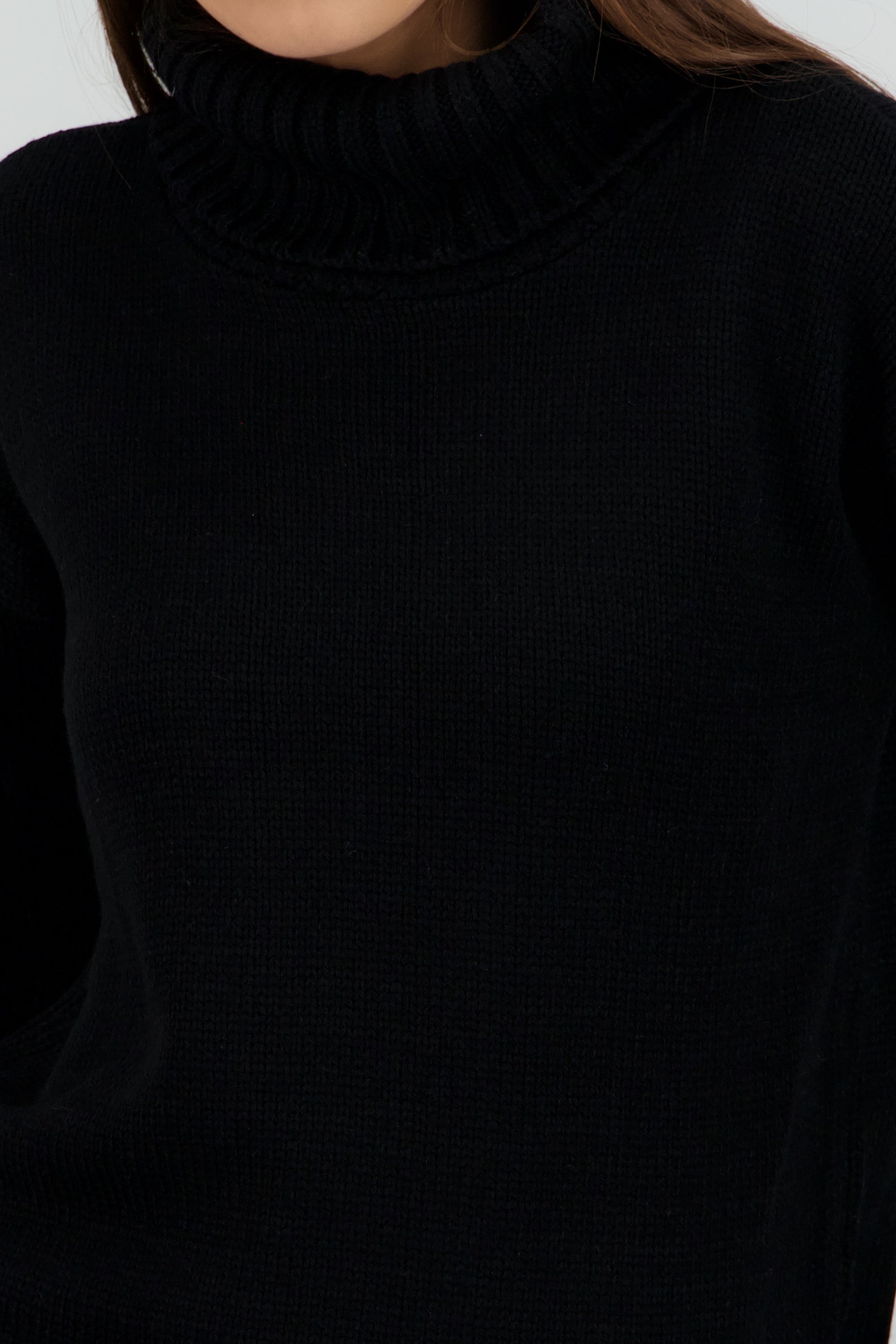 Sueter tejido cuello alto NEGRO