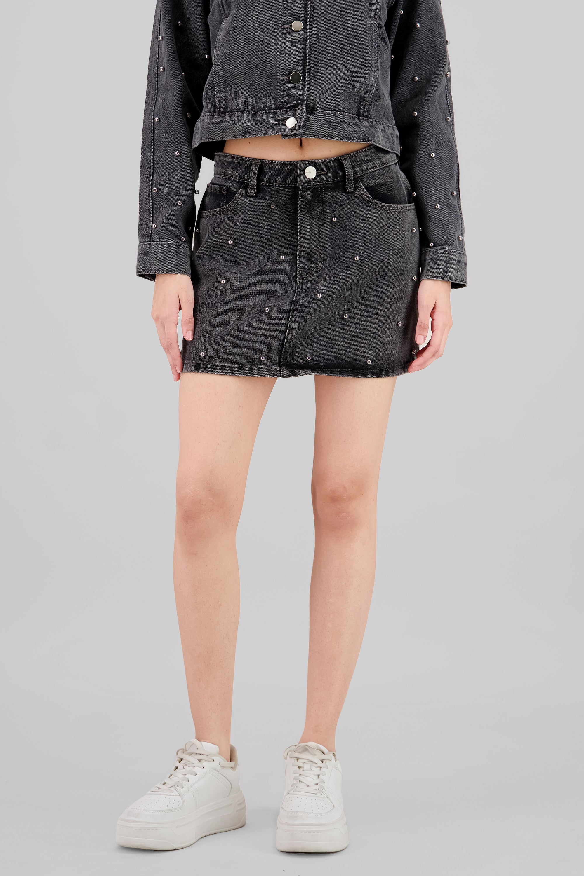 Mini falda aplicación perlas GRIS OBSCURO