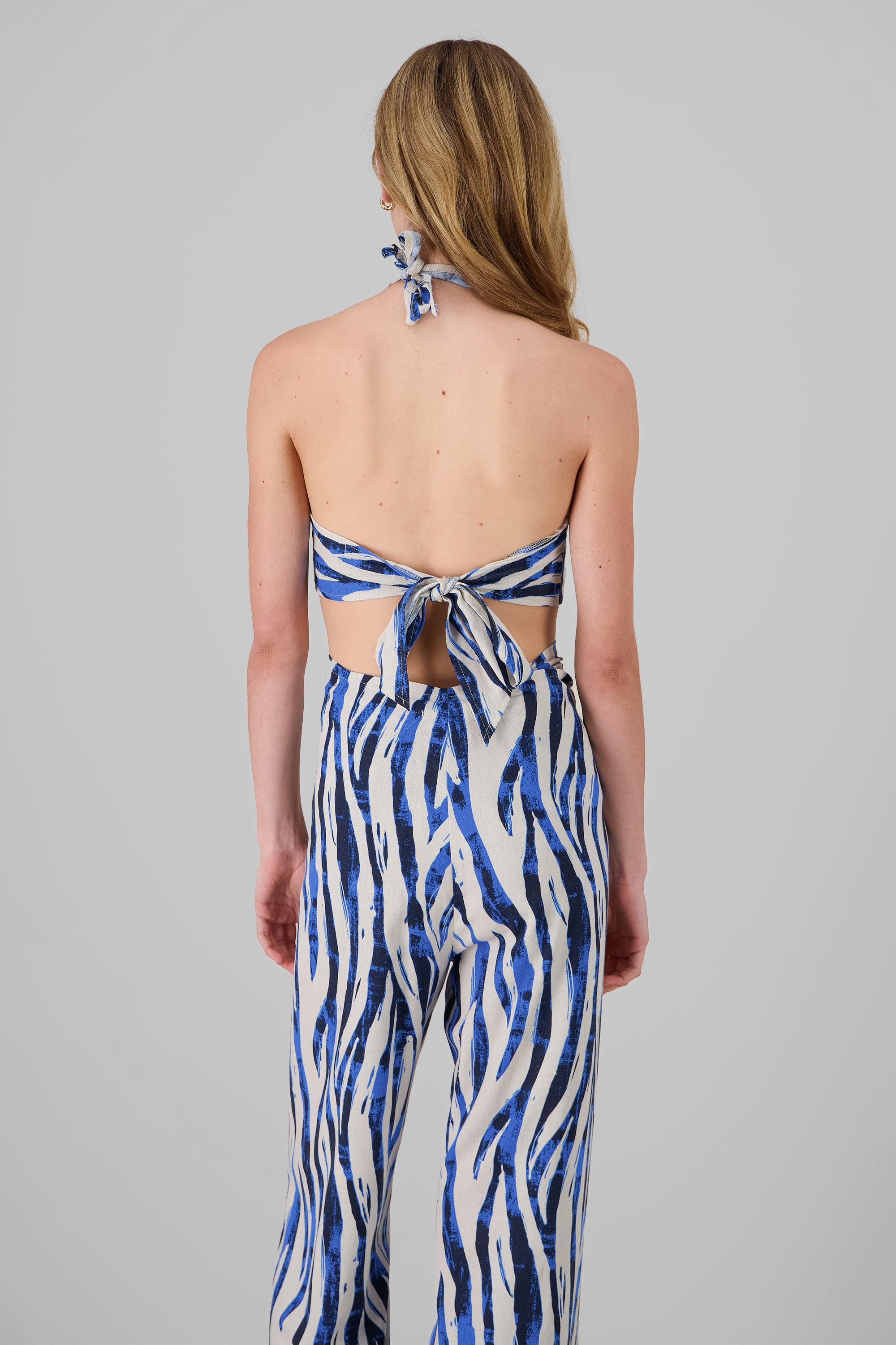 Top halter nudo amarre espalda AZUL COMBO