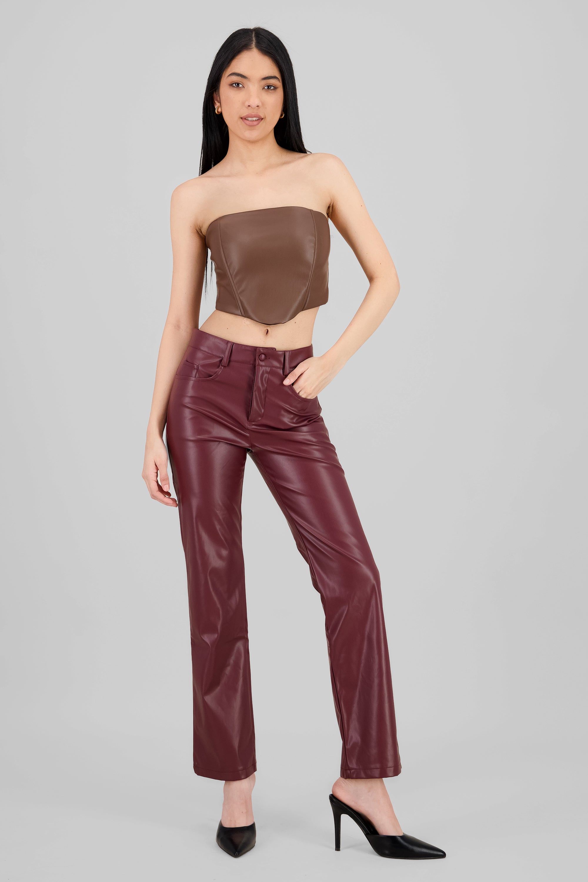 Pantalon straight efecto piel CIRUELA