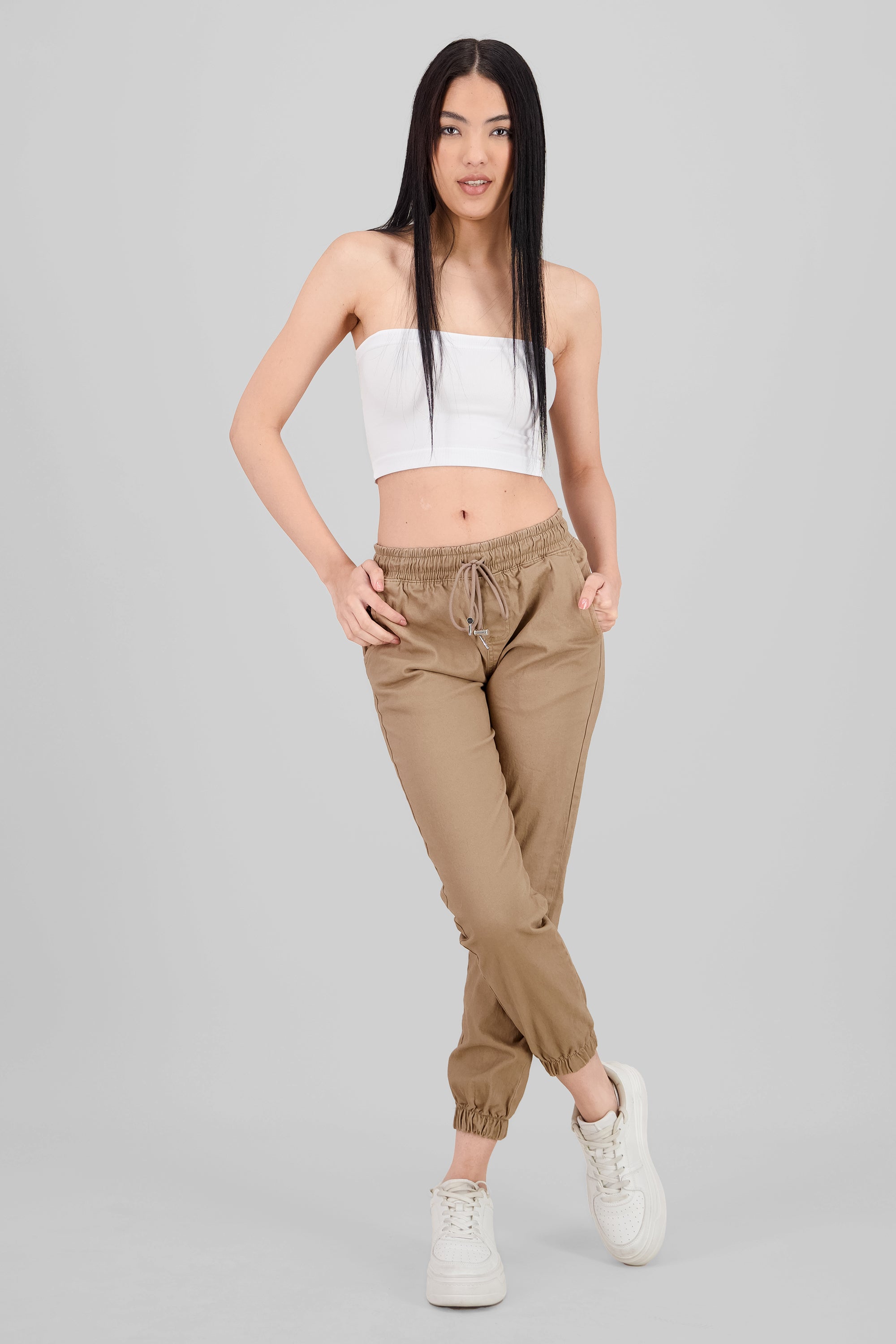 Jeans jogger basico KHAKI