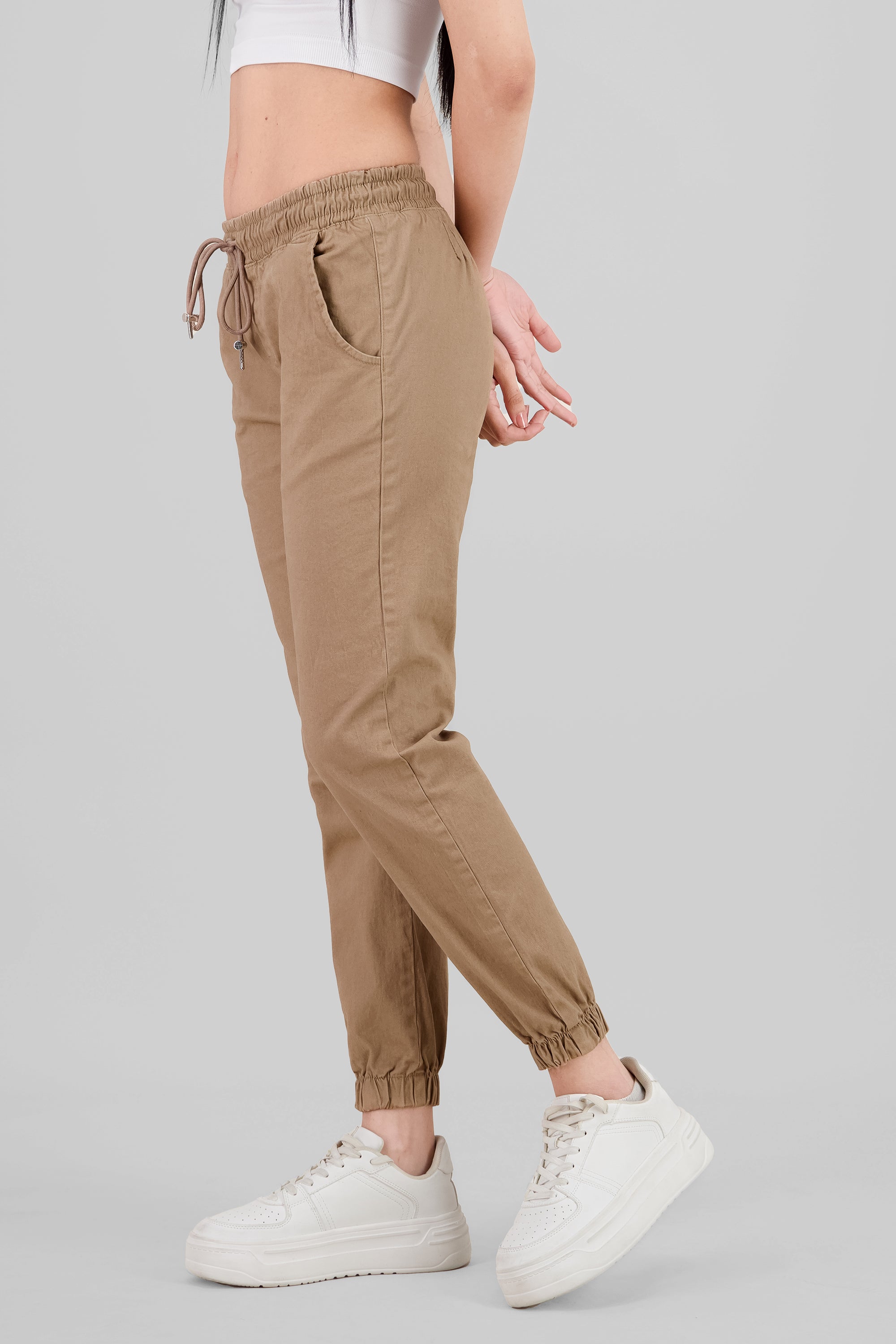 Jeans jogger basico KHAKI