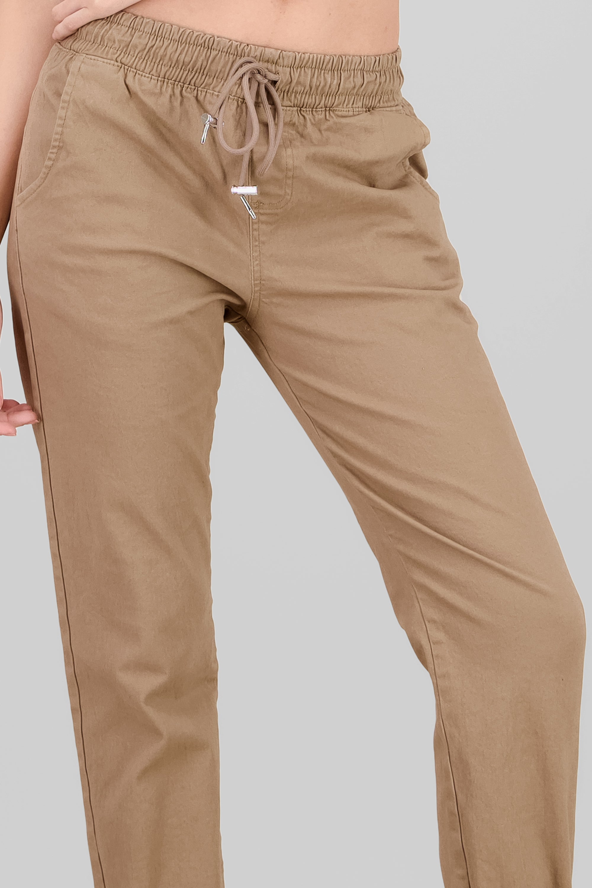 Jeans jogger basico KHAKI