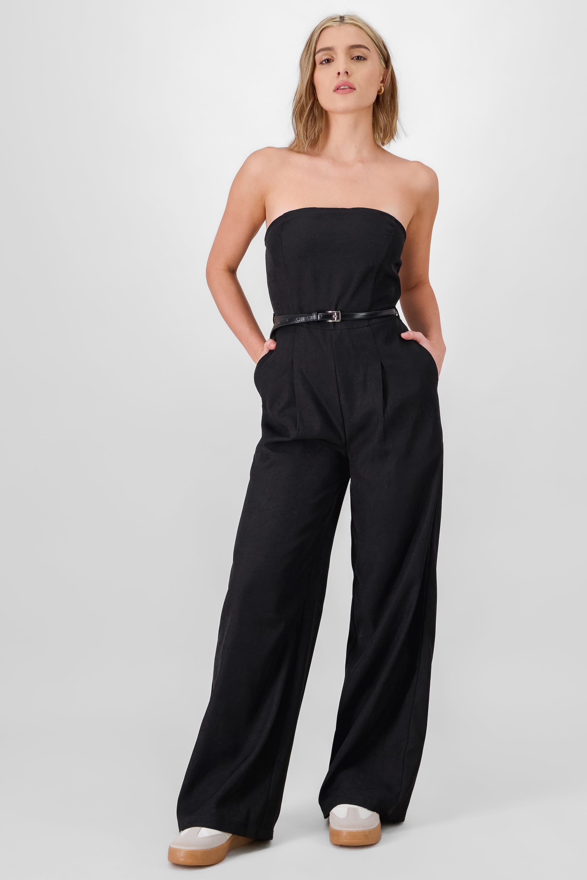 Jumpsuit liso con cinturon NEGRO