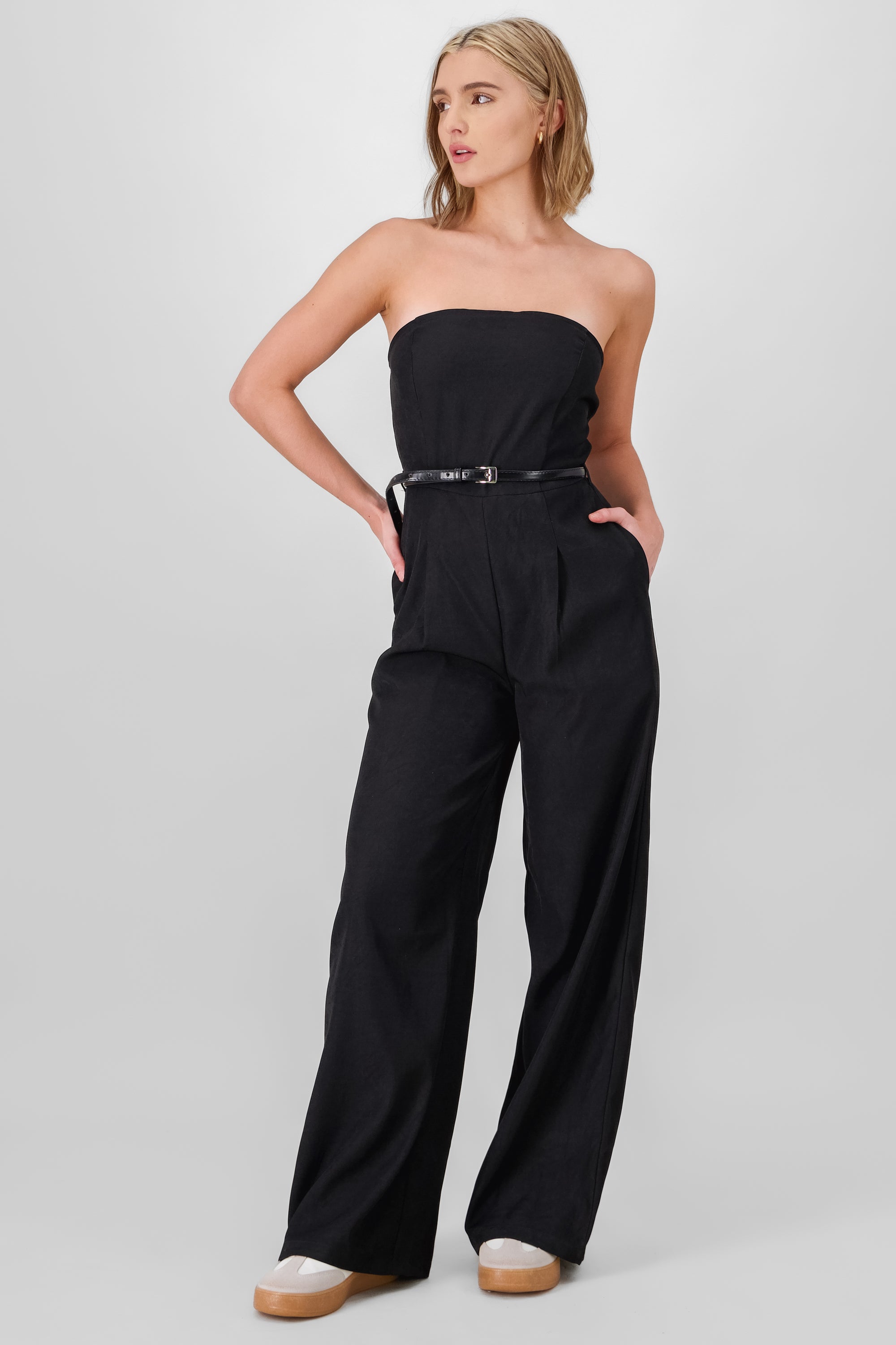 Jumpsuit liso con cinturon NEGRO