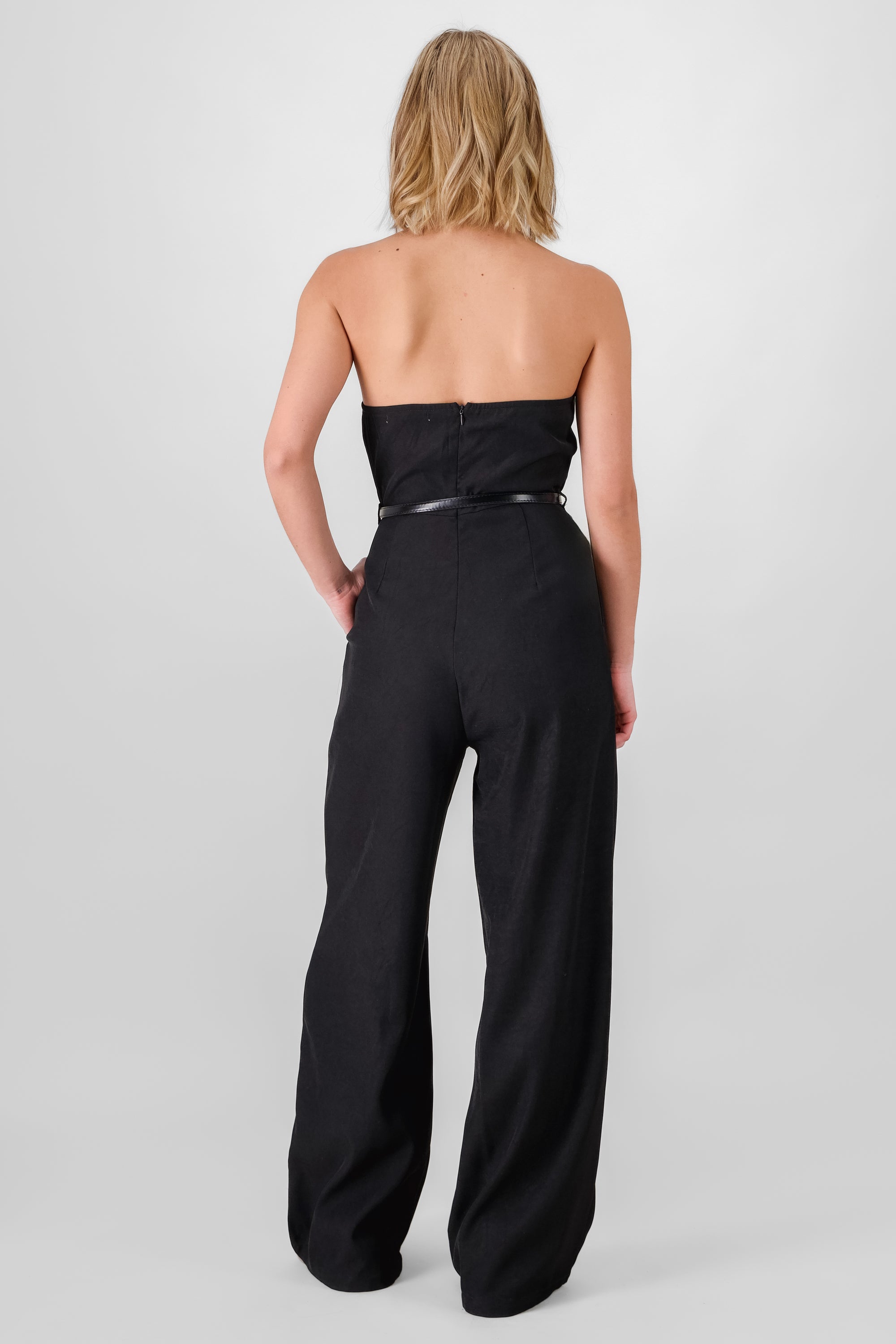 Jumpsuit liso con cinturon NEGRO