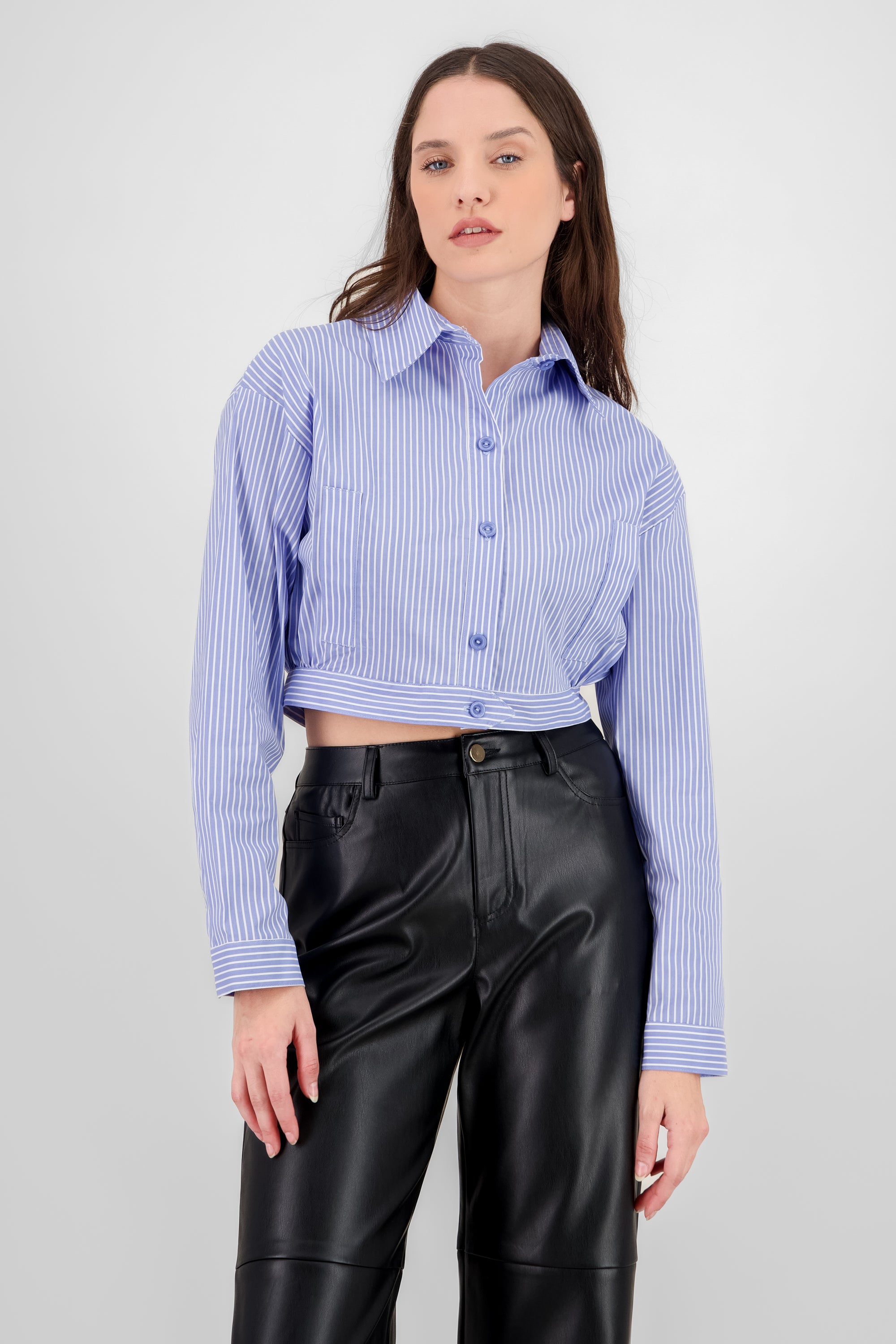 Camisa crop rayas detalle bolsas AZUL COMBO