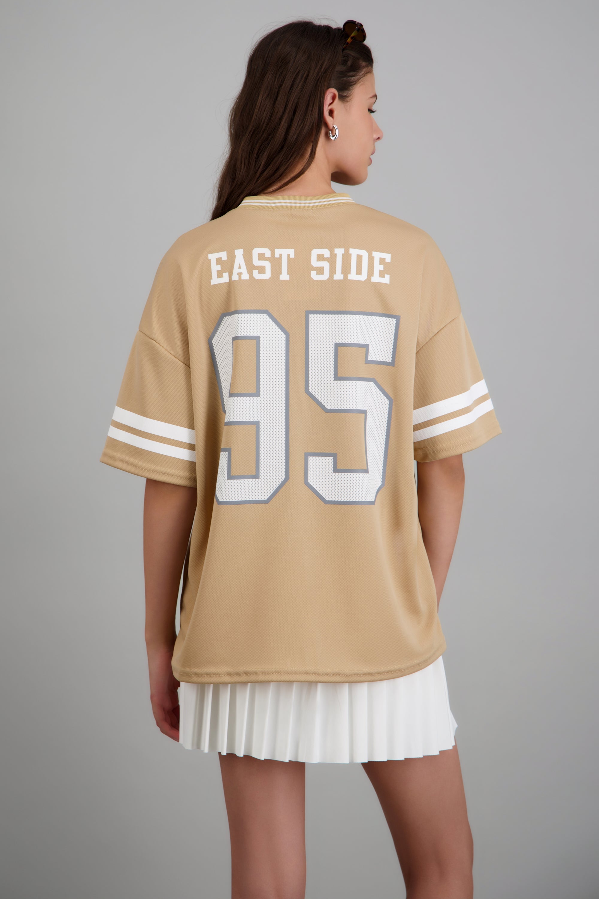 Playera deportiva estampado numeros BEIGE