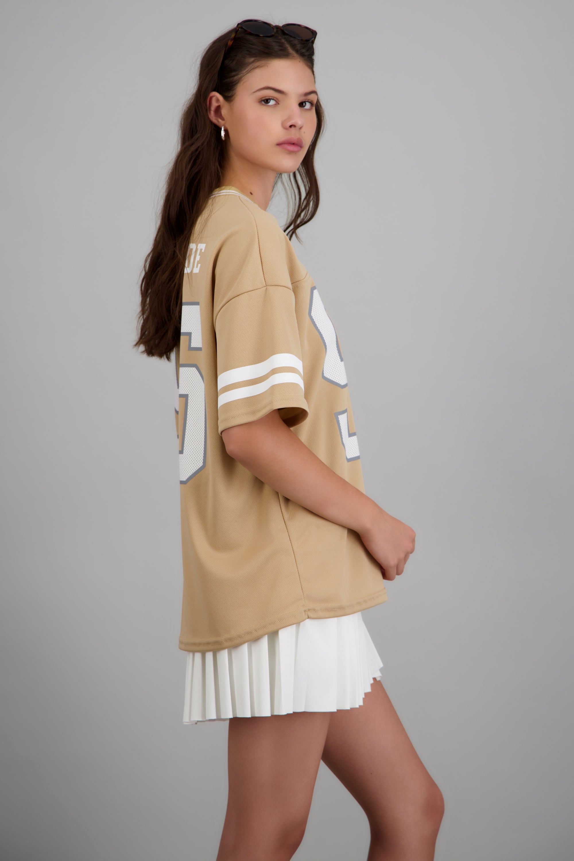Playera deportiva estampado numeros BEIGE