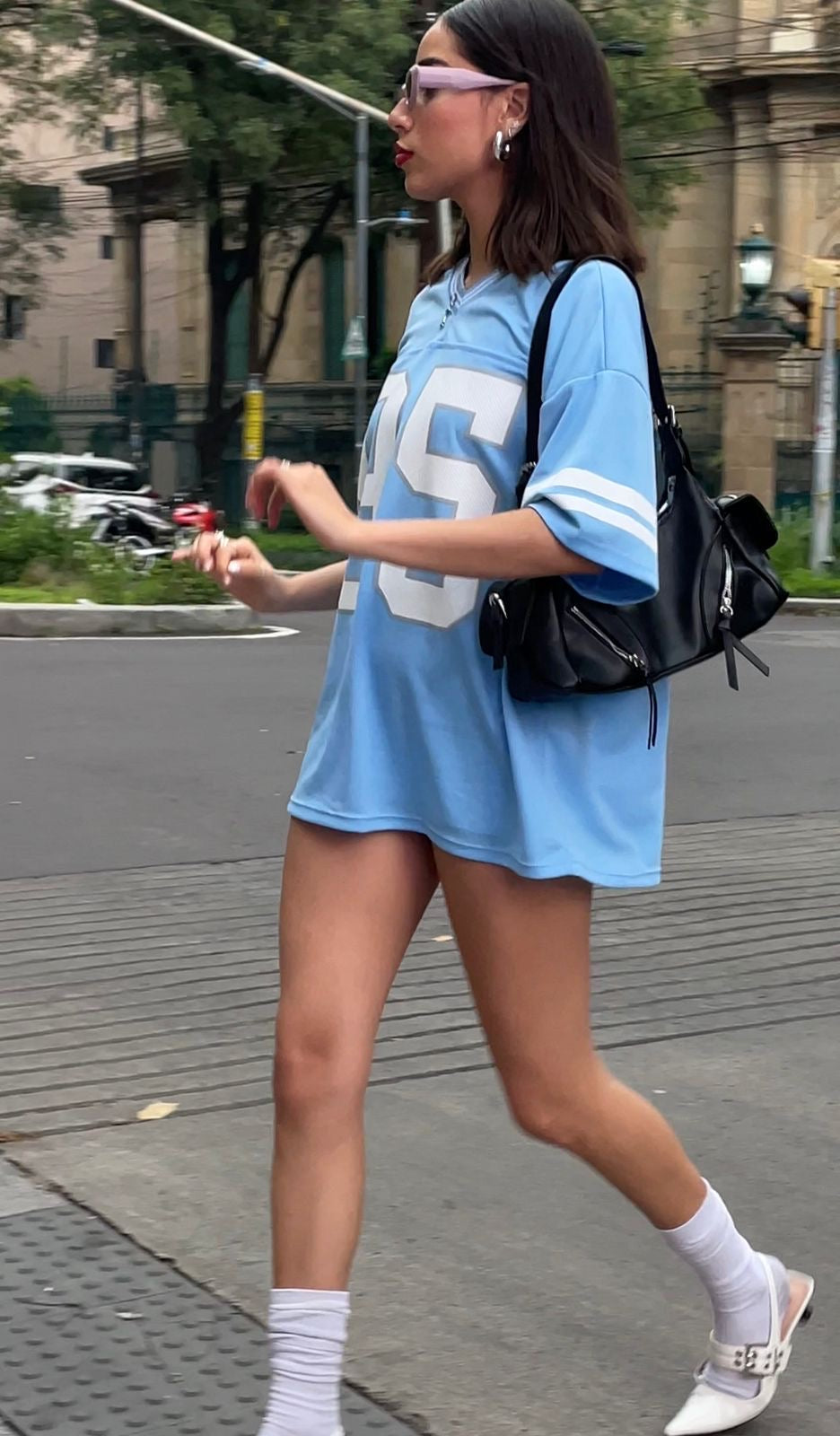 Playera deportiva estampado numeros AZUL CIELO