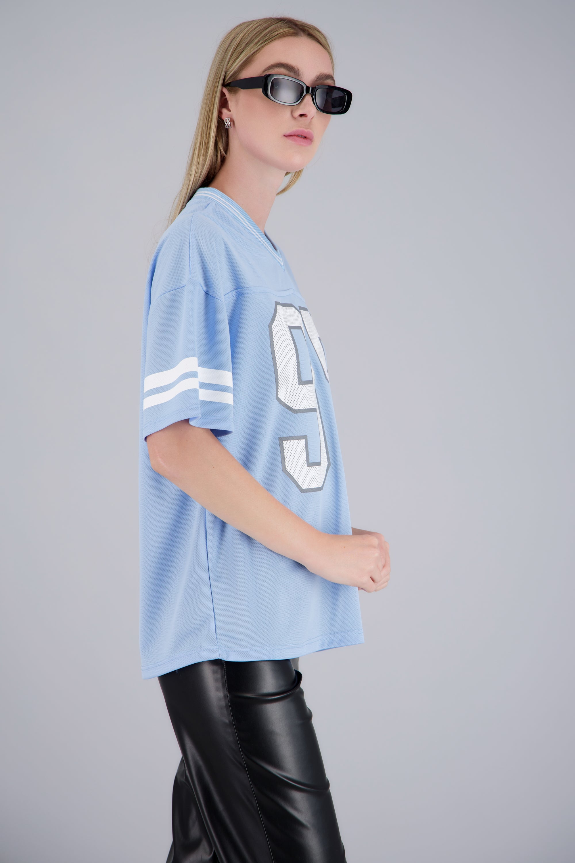 Playera deportiva estampado numeros AZUL PASTEL
