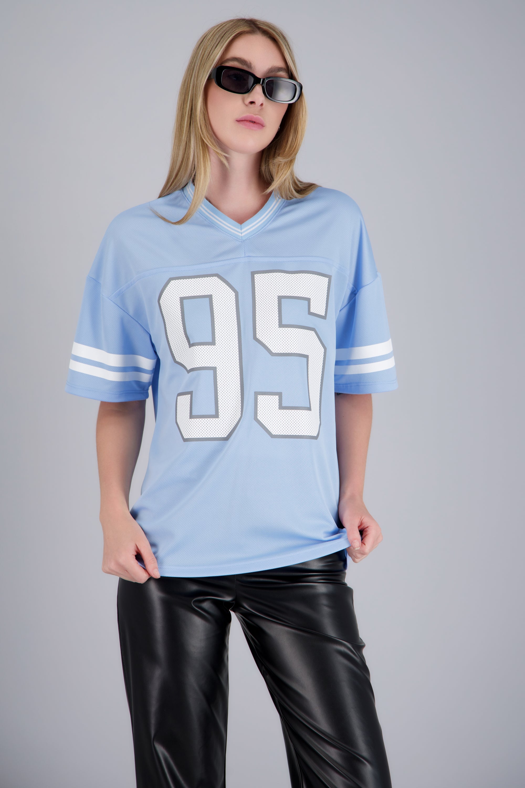 Playera deportiva estampado numeros AZUL PASTEL