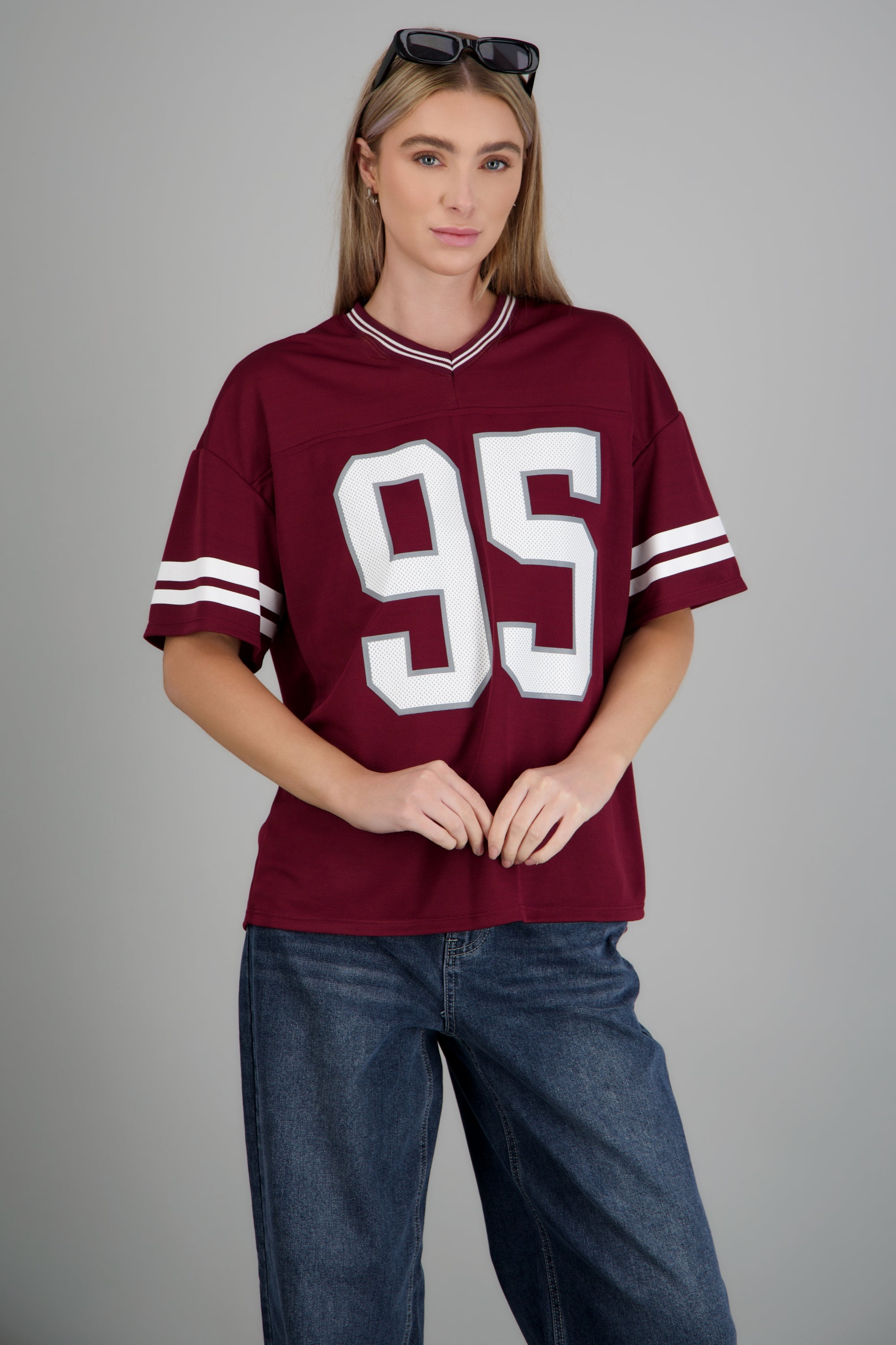 Playera deportiva estampado numeros CIRUELA