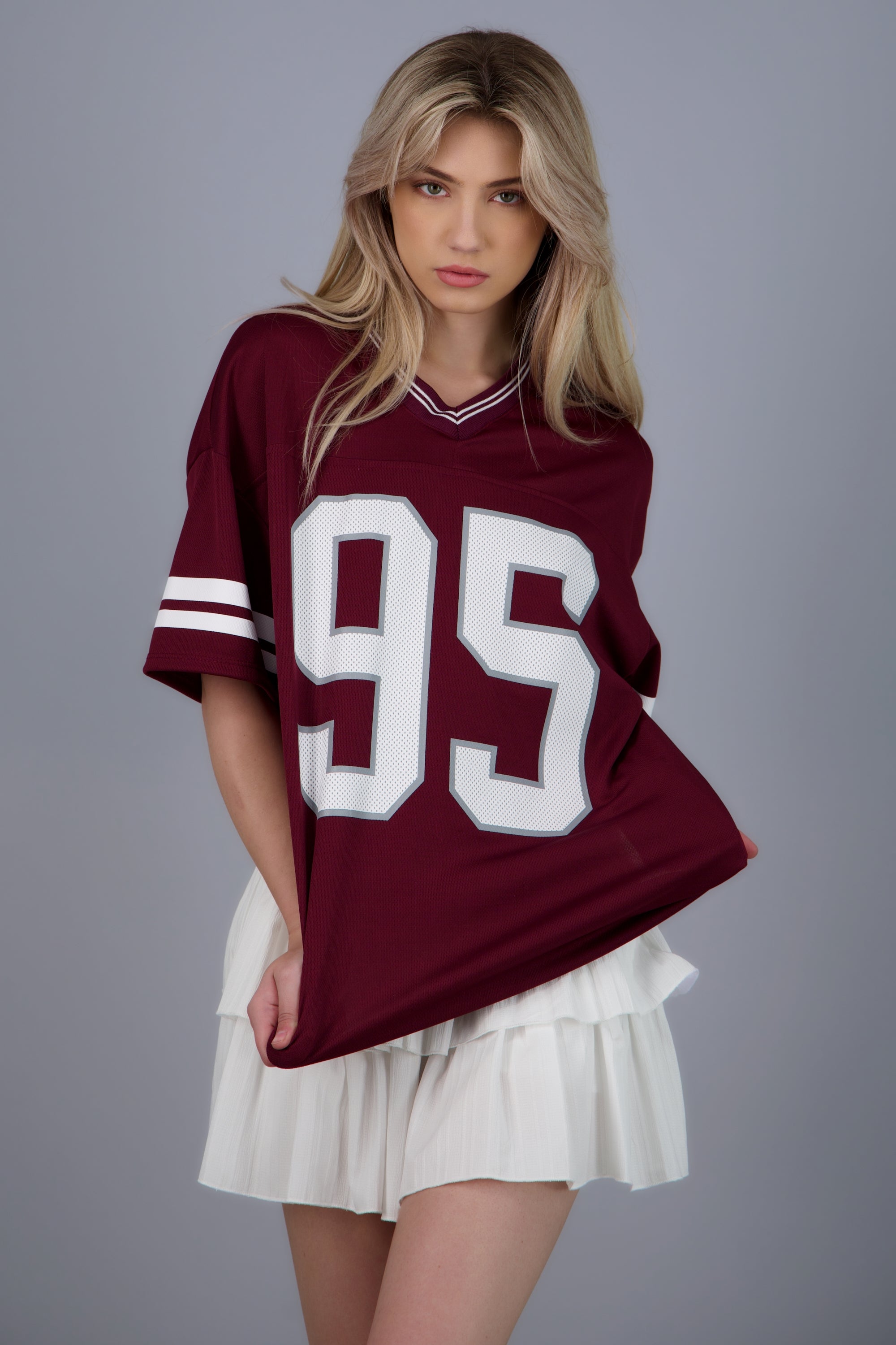 Playera deportiva estampado numeros CIRUELA