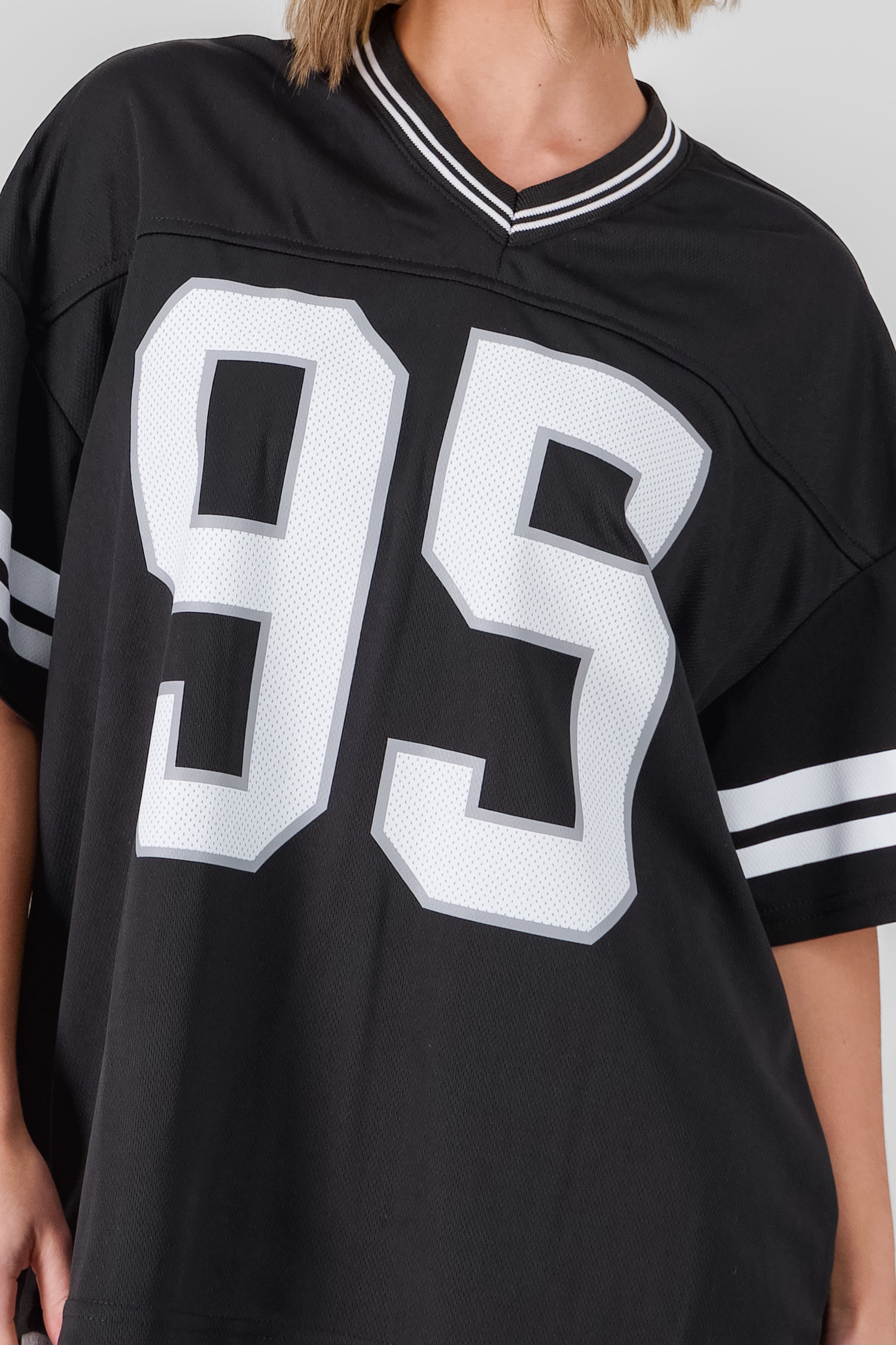 Playera deportiva estampado numeros NEGRO COMBO