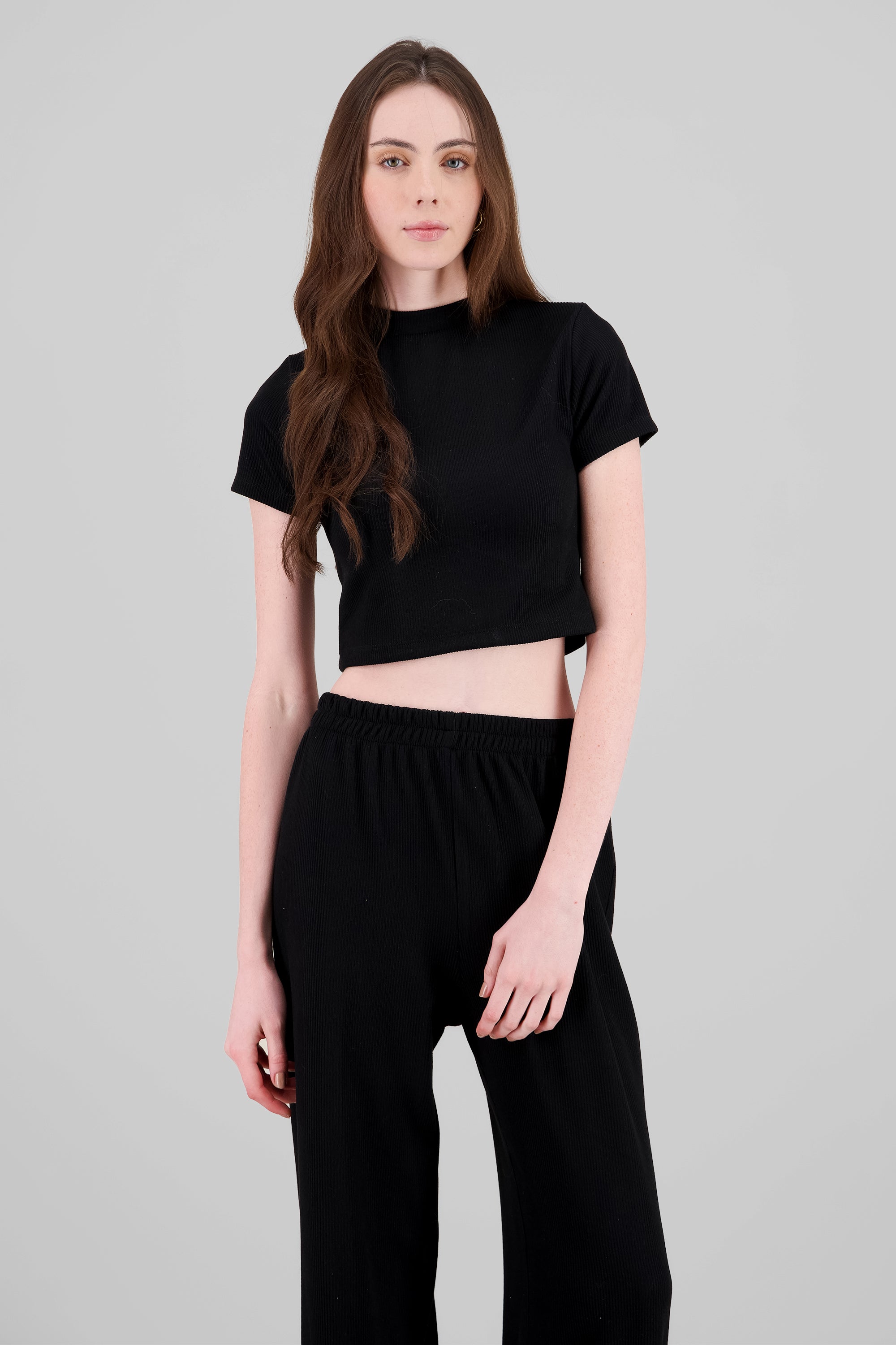 Top crop liso manga corta NEGRO