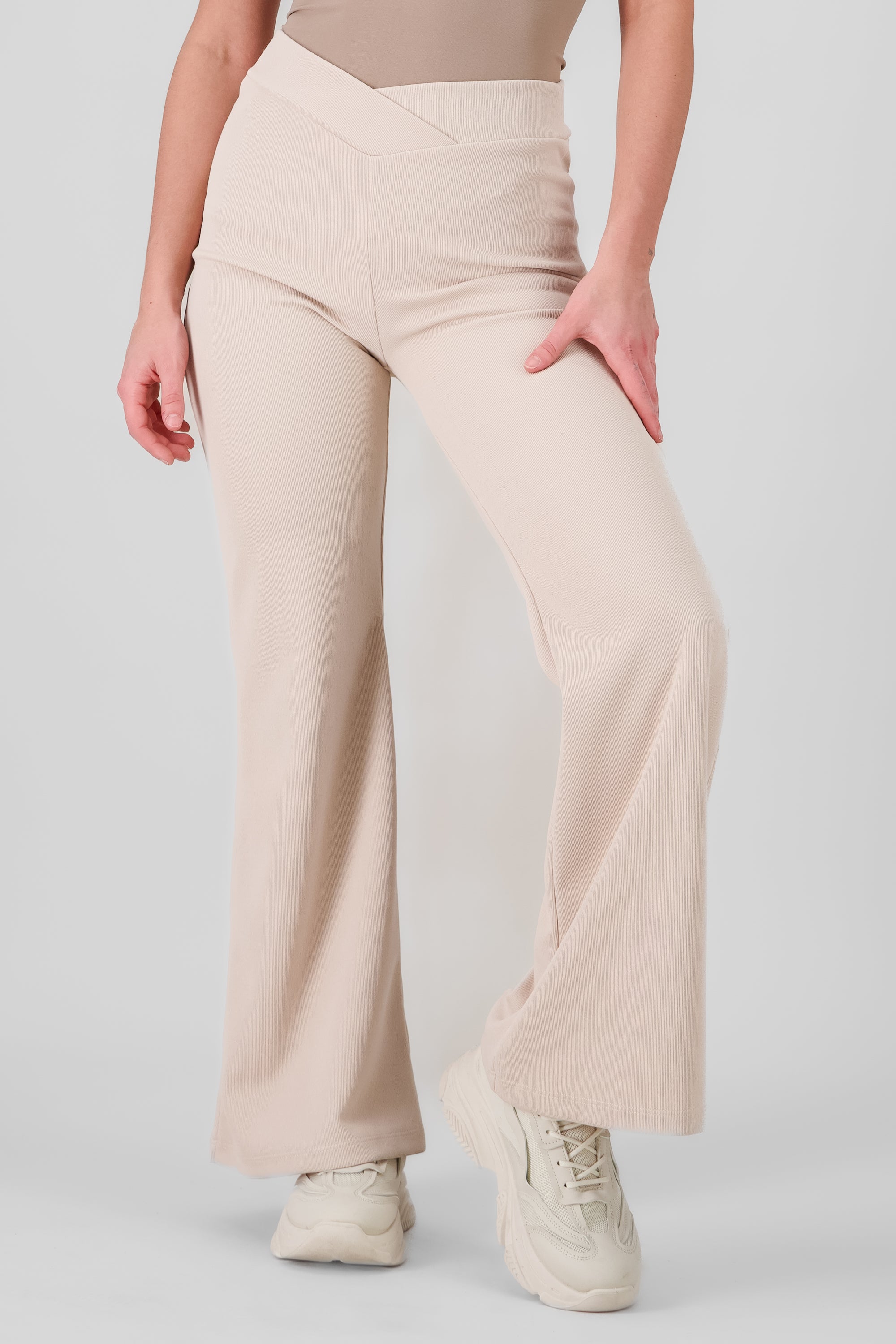 Pantalon flare tipo tejido ARENA