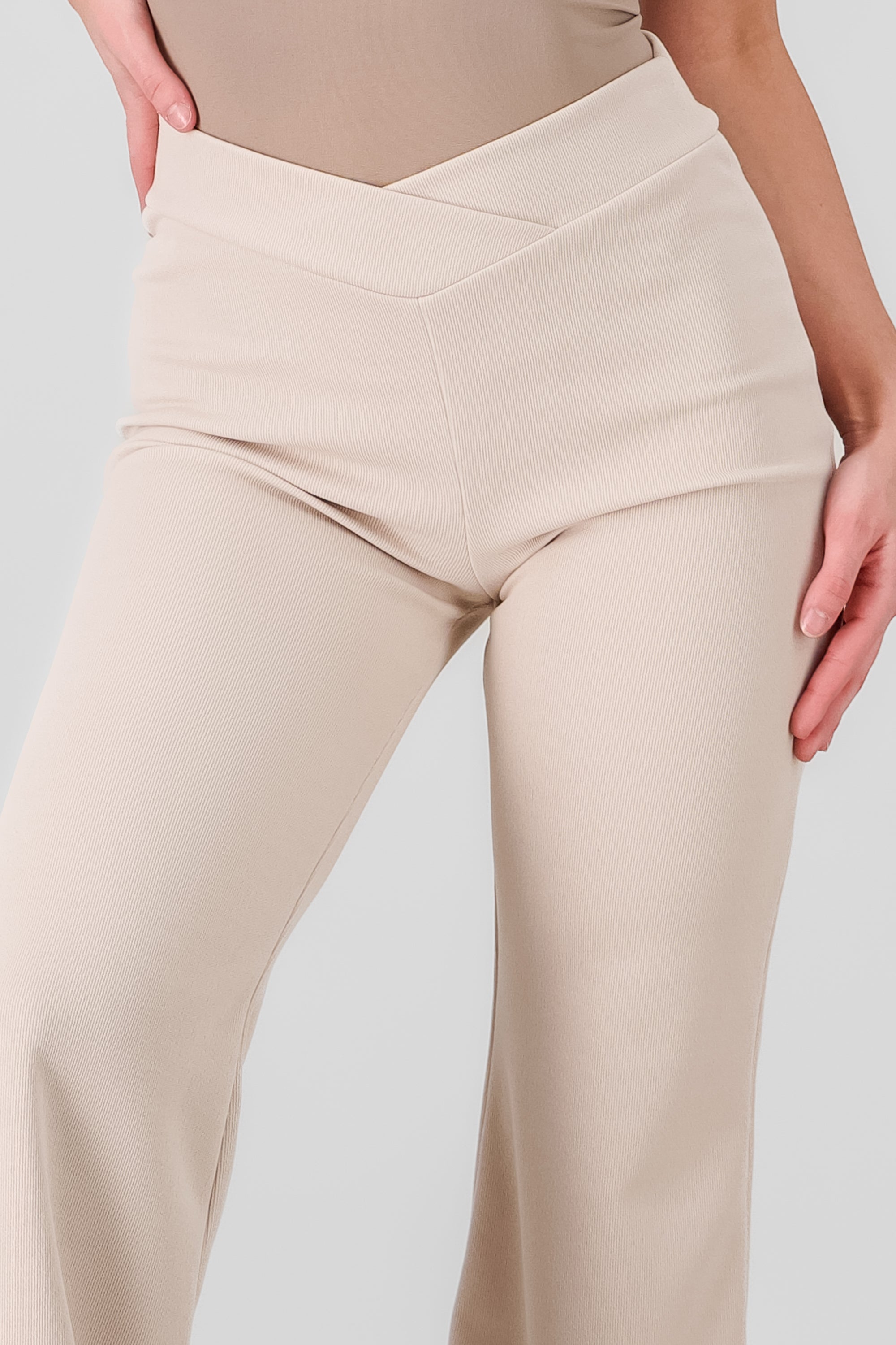 Pantalon flare tipo tejido ARENA