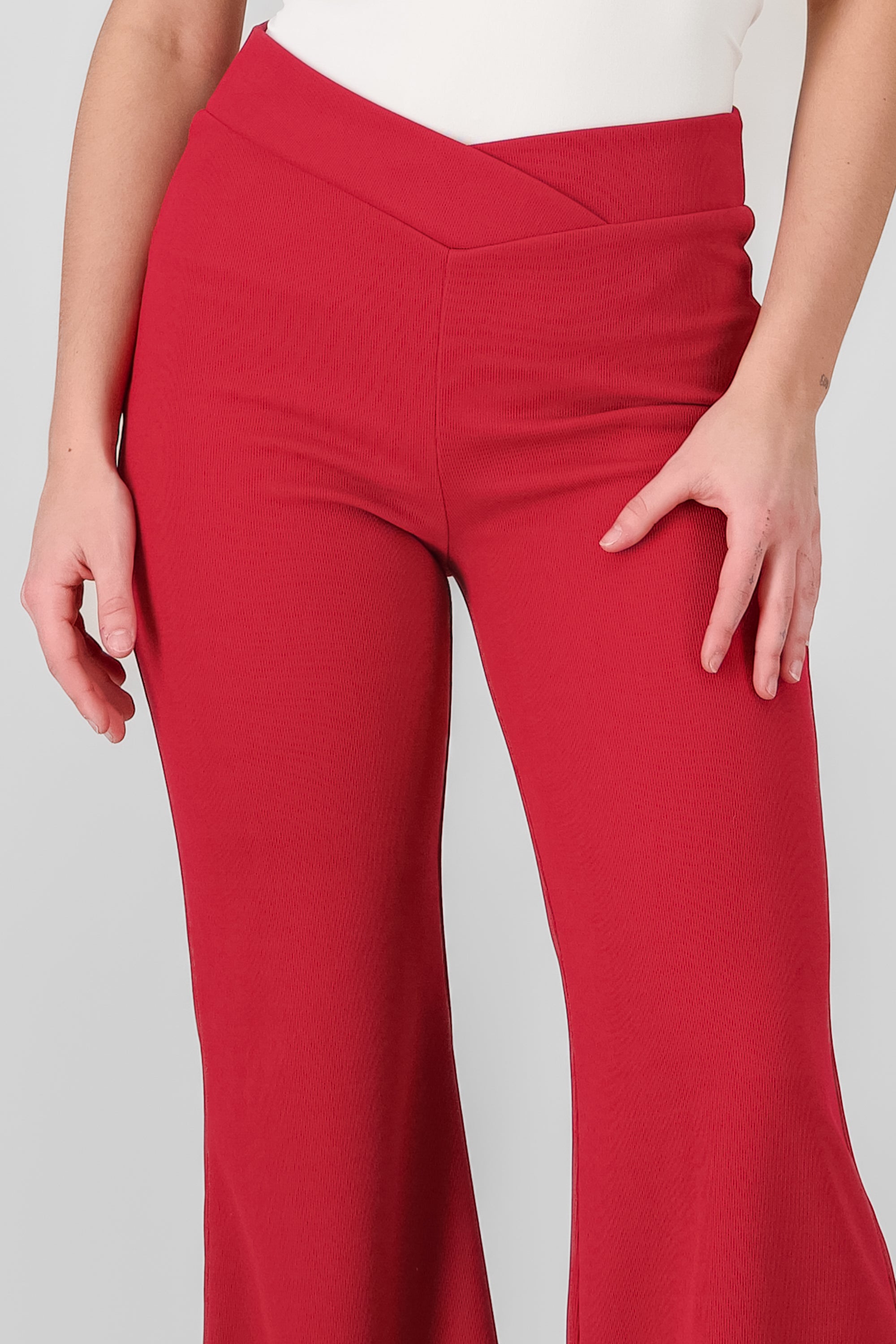 Pantalon flare tipo tejido VINO